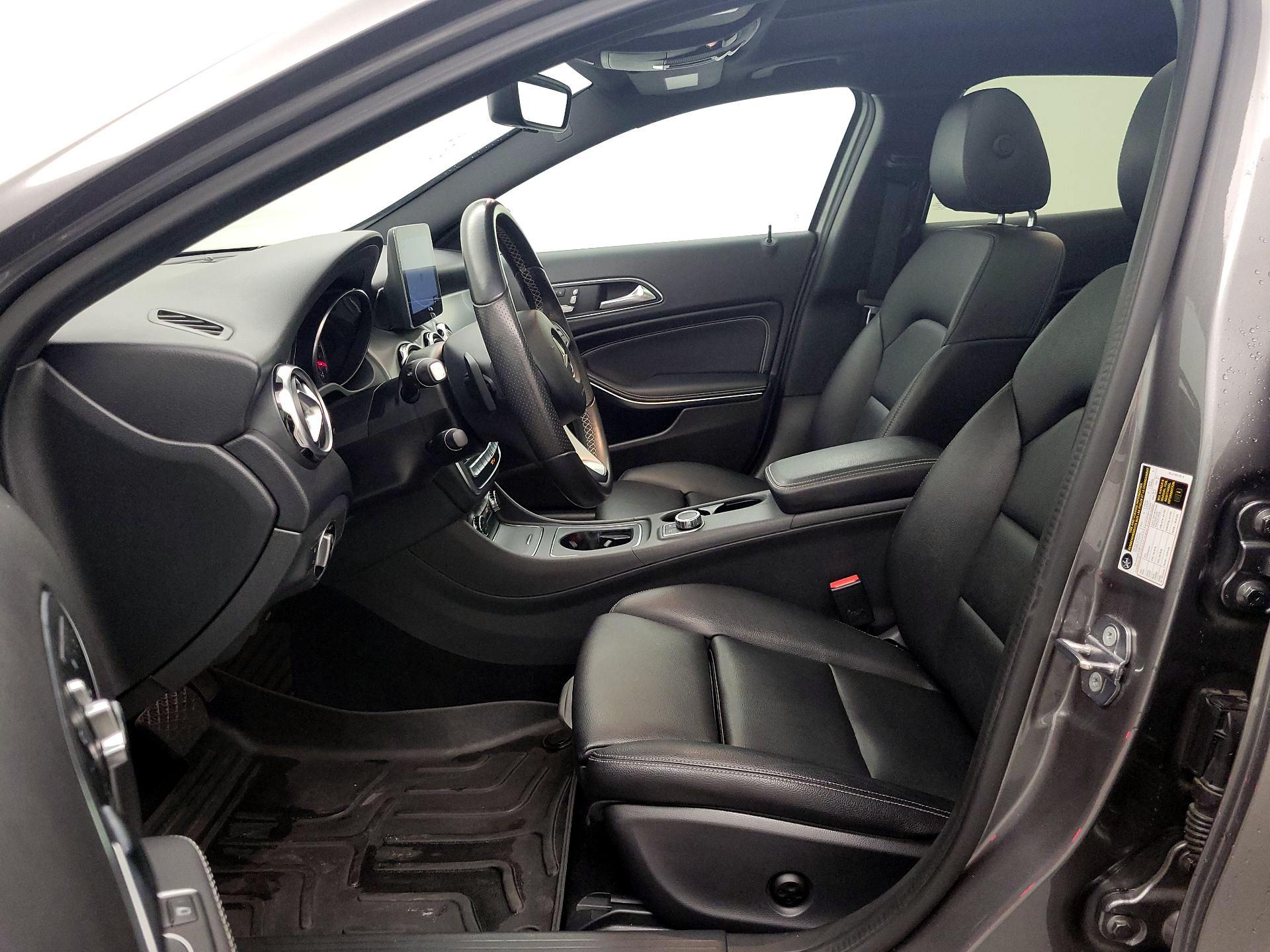 Thumbnail: 2018 Mercedes-Benz GLA - 11