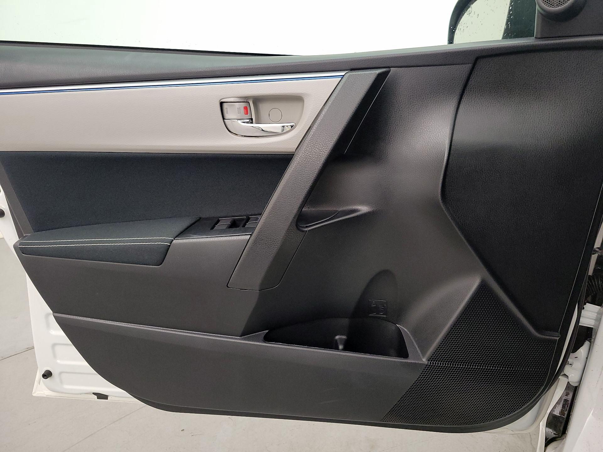Thumbnail: 2016 Toyota Corolla - 12