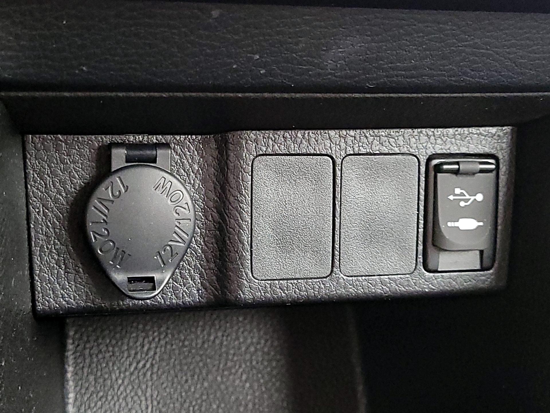 Thumbnail: 2016 Toyota Corolla - 18