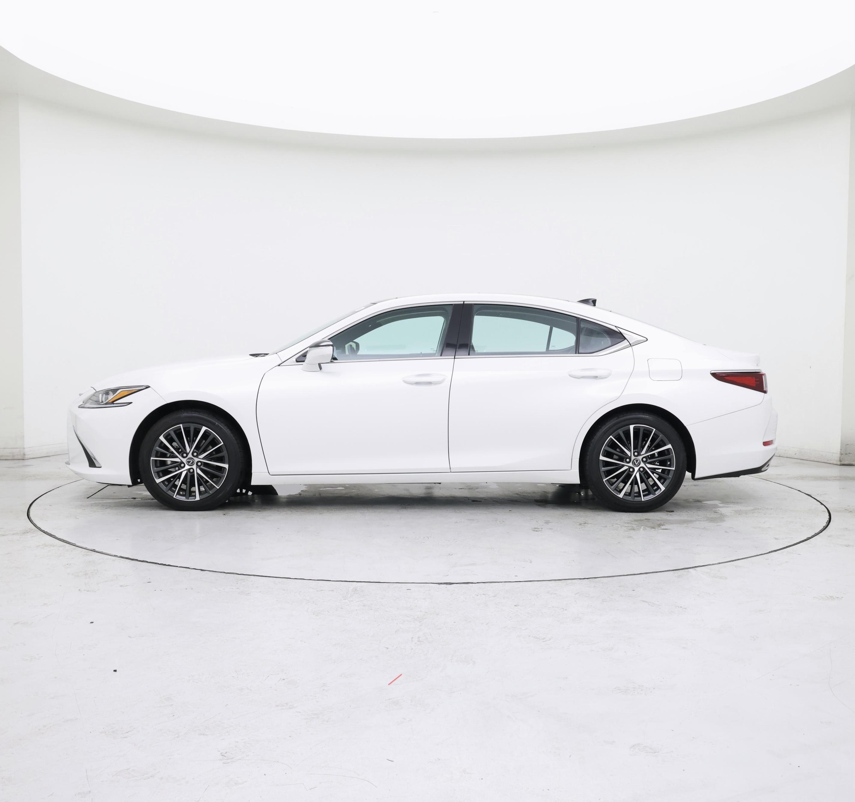 Thumbnail: 2024 Lexus ES - 3