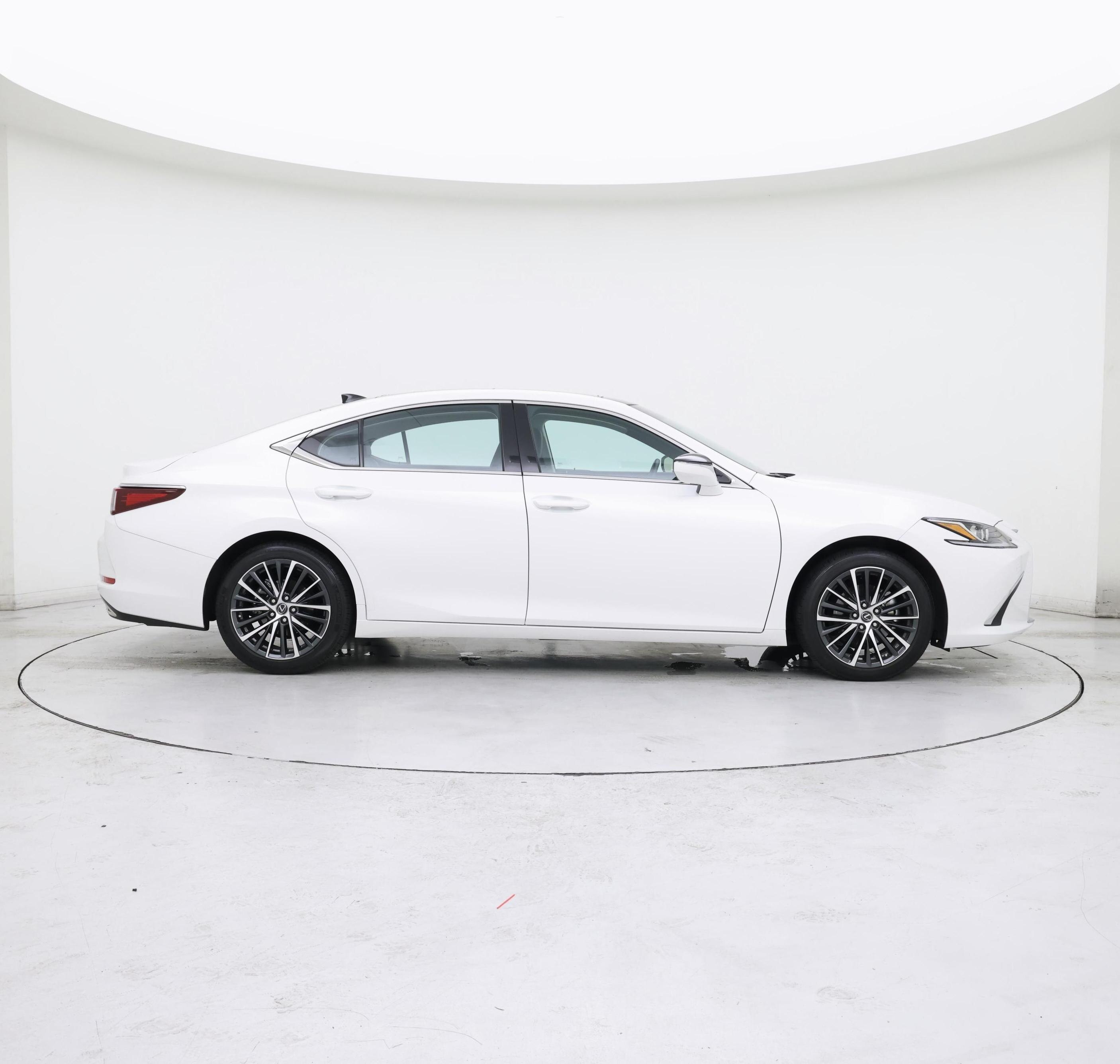 Thumbnail: 2024 Lexus ES - 7