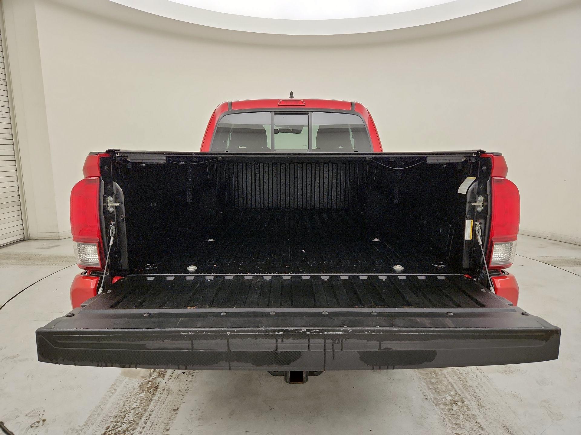 Thumbnail: 2020 Toyota Tacoma - 20