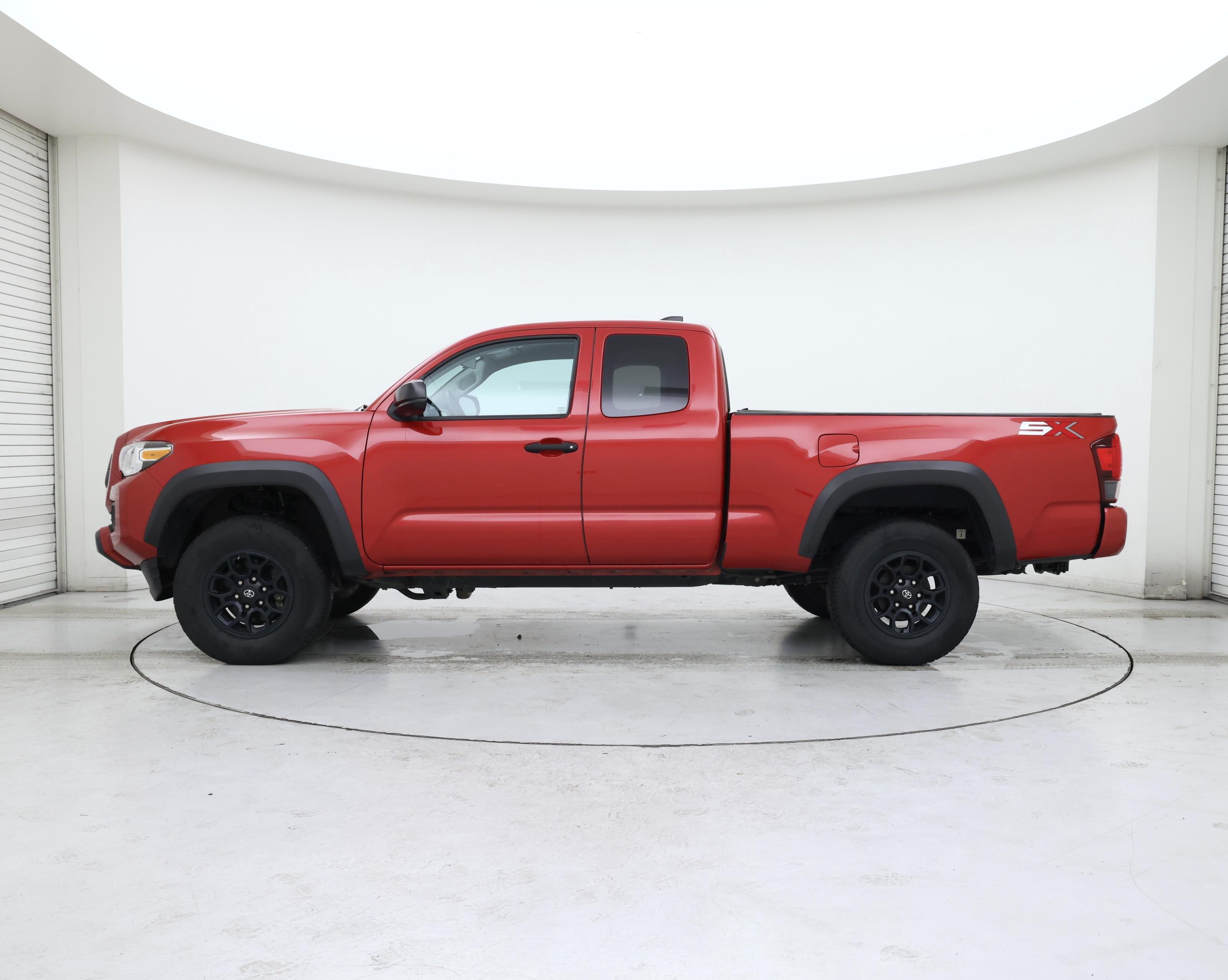 Thumbnail: 2020 Toyota Tacoma - 3