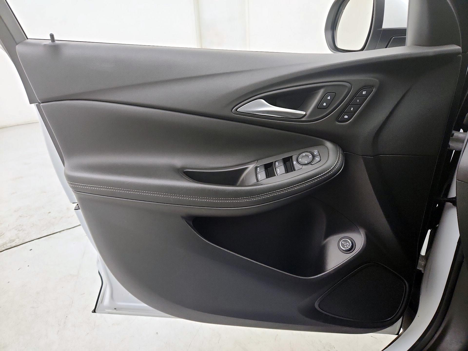 Thumbnail: 2020 Buick Encore GX - 12