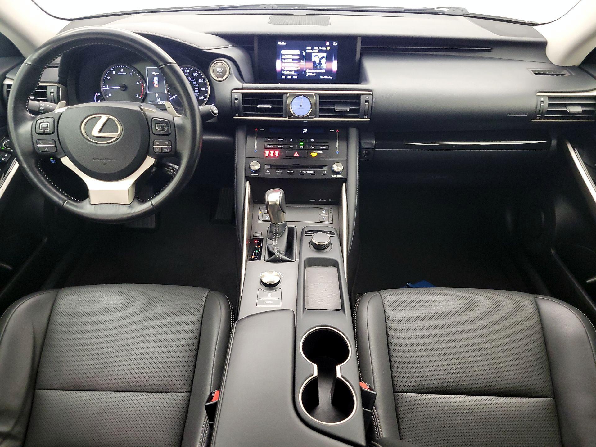 Thumbnail: 2018 Lexus IS - 9