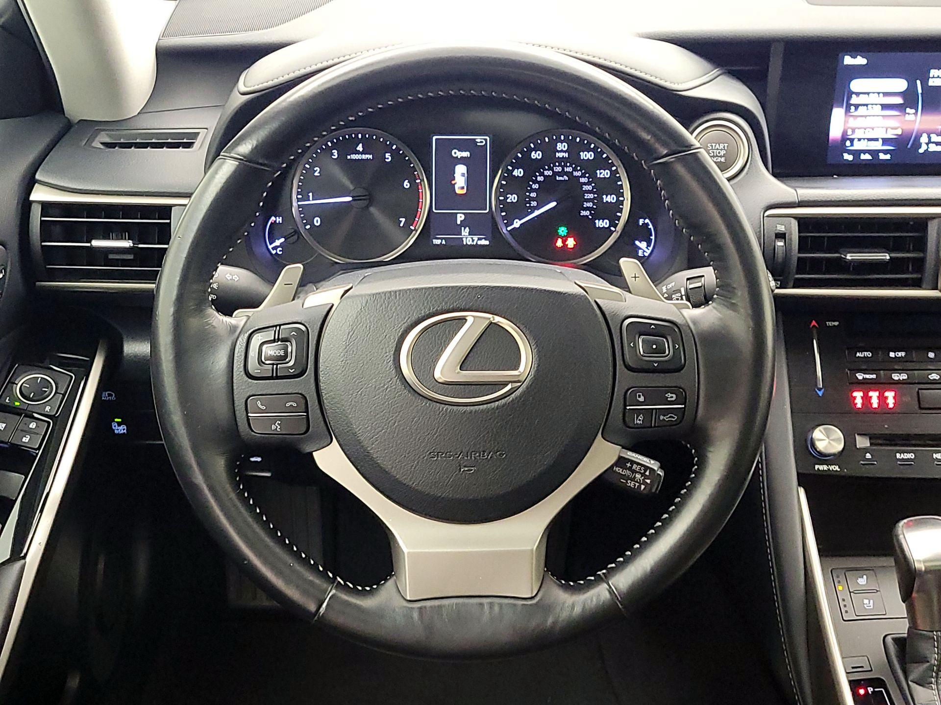 Thumbnail: 2018 Lexus IS - 10