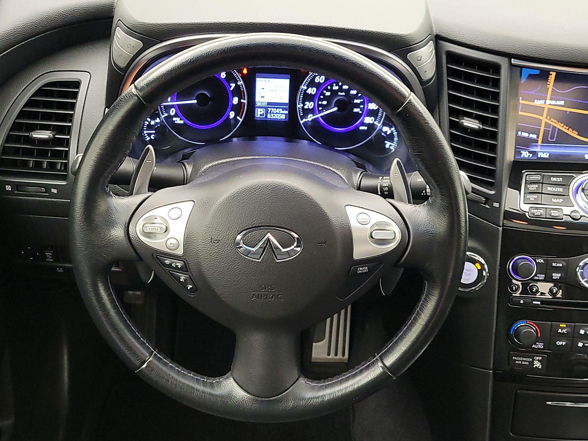 Thumbnail: 2016 INFINITI QX70 - 10