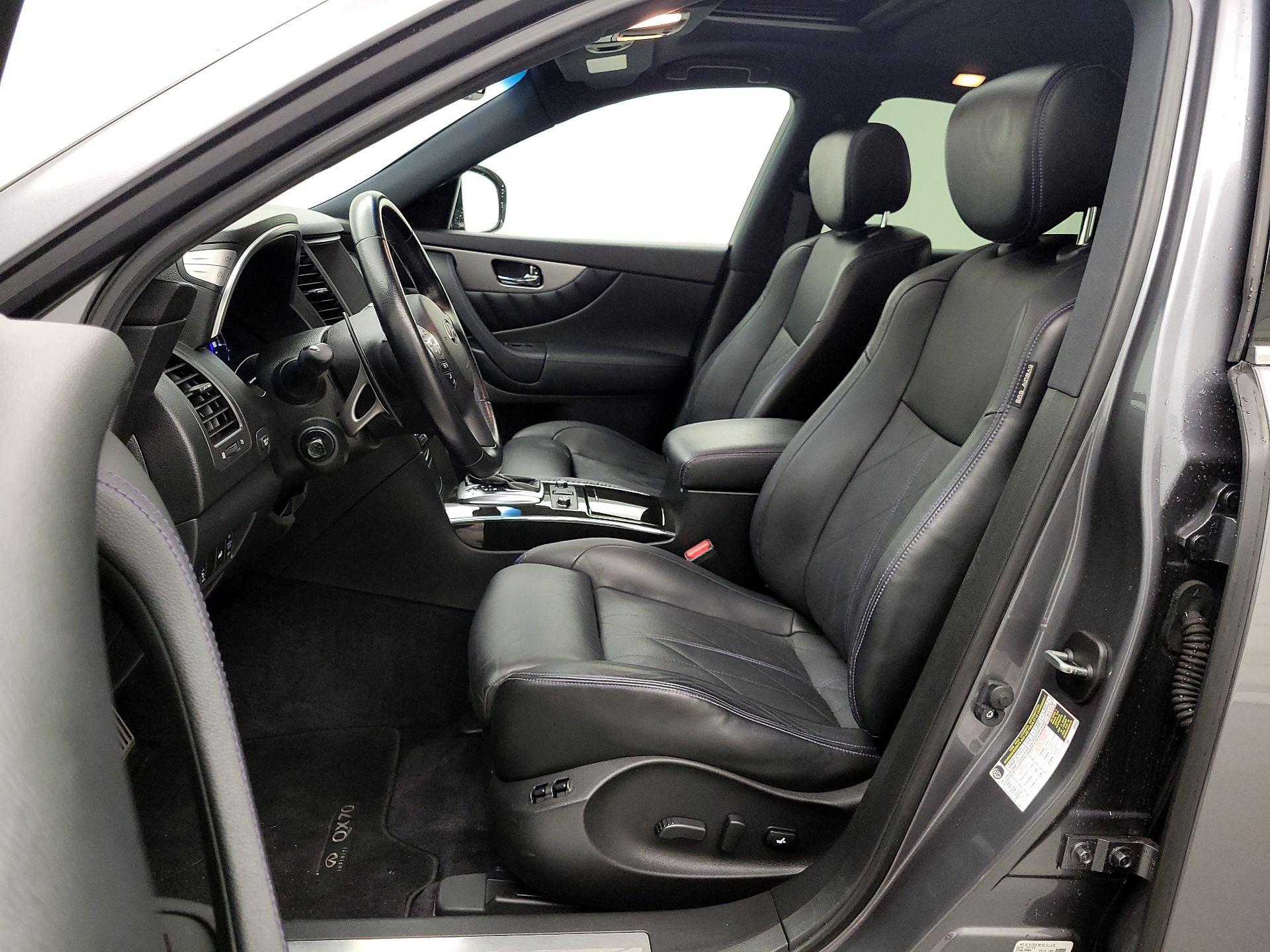 Thumbnail: 2016 INFINITI QX70 - 11