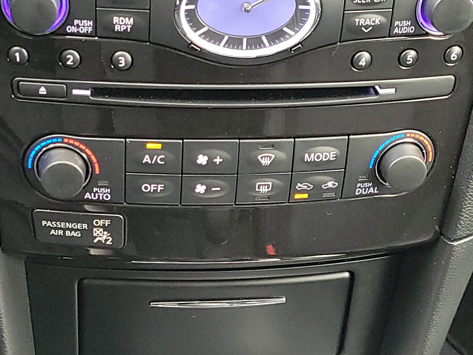 Thumbnail: 2016 INFINITI QX70 - 17