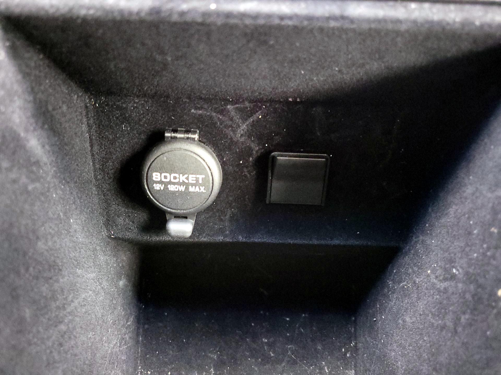 Thumbnail: 2016 INFINITI QX70 - 19