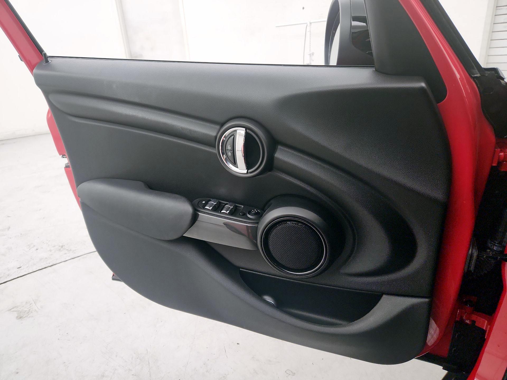Thumbnail: 2020 MINI Cooper Hardtop - 12