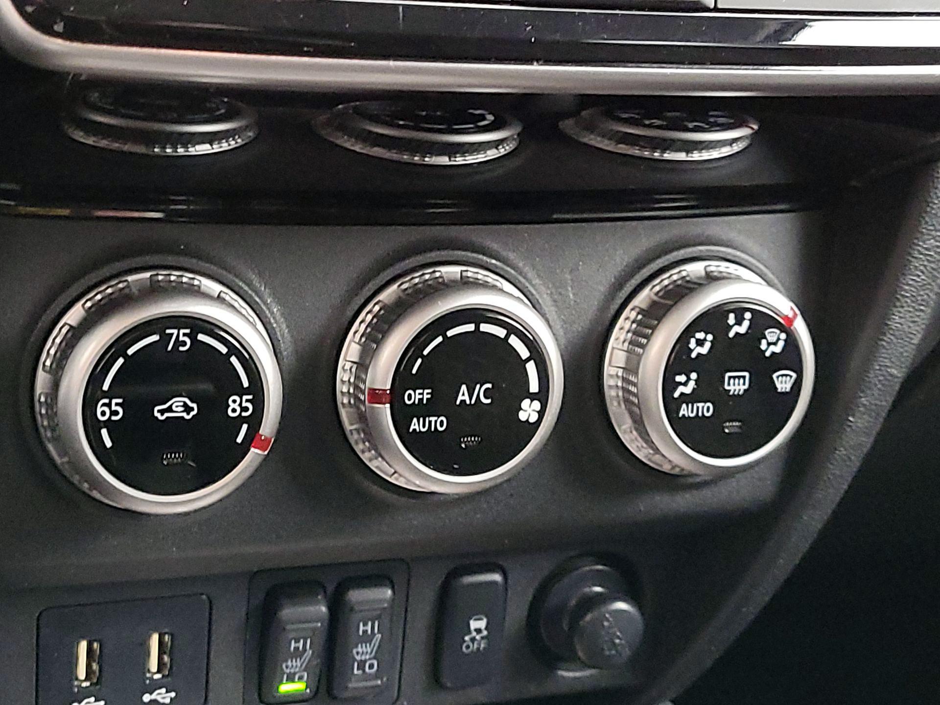 Thumbnail: 2021 Mitsubishi Outlander Sport - 16