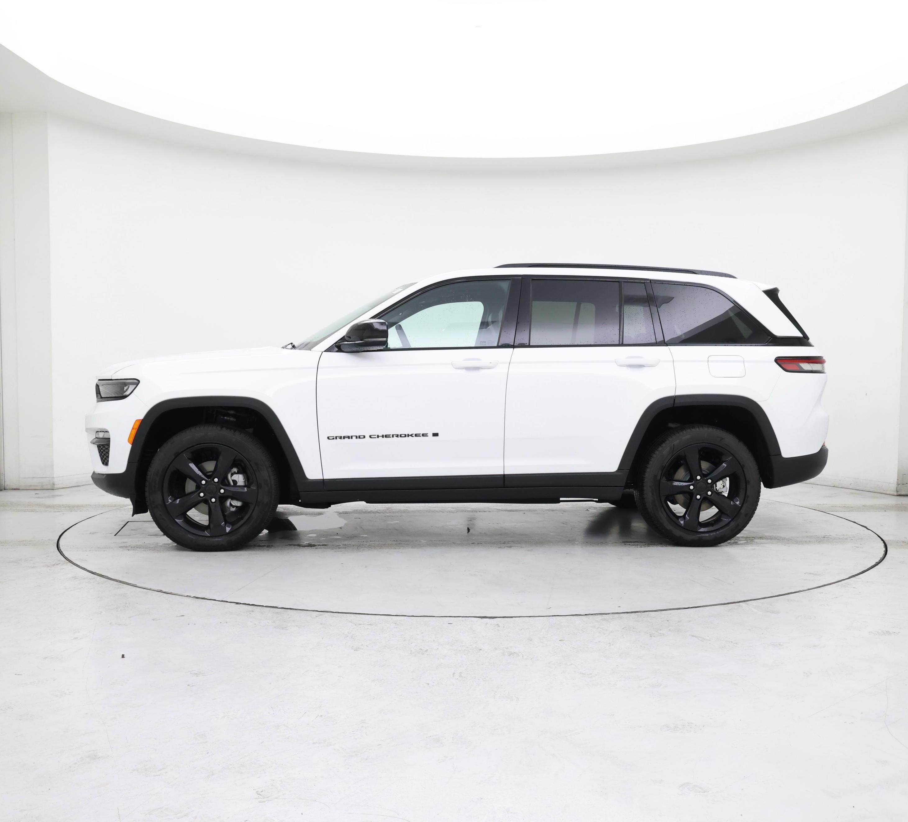 Thumbnail: 2024 Jeep Grand Cherokee - 3