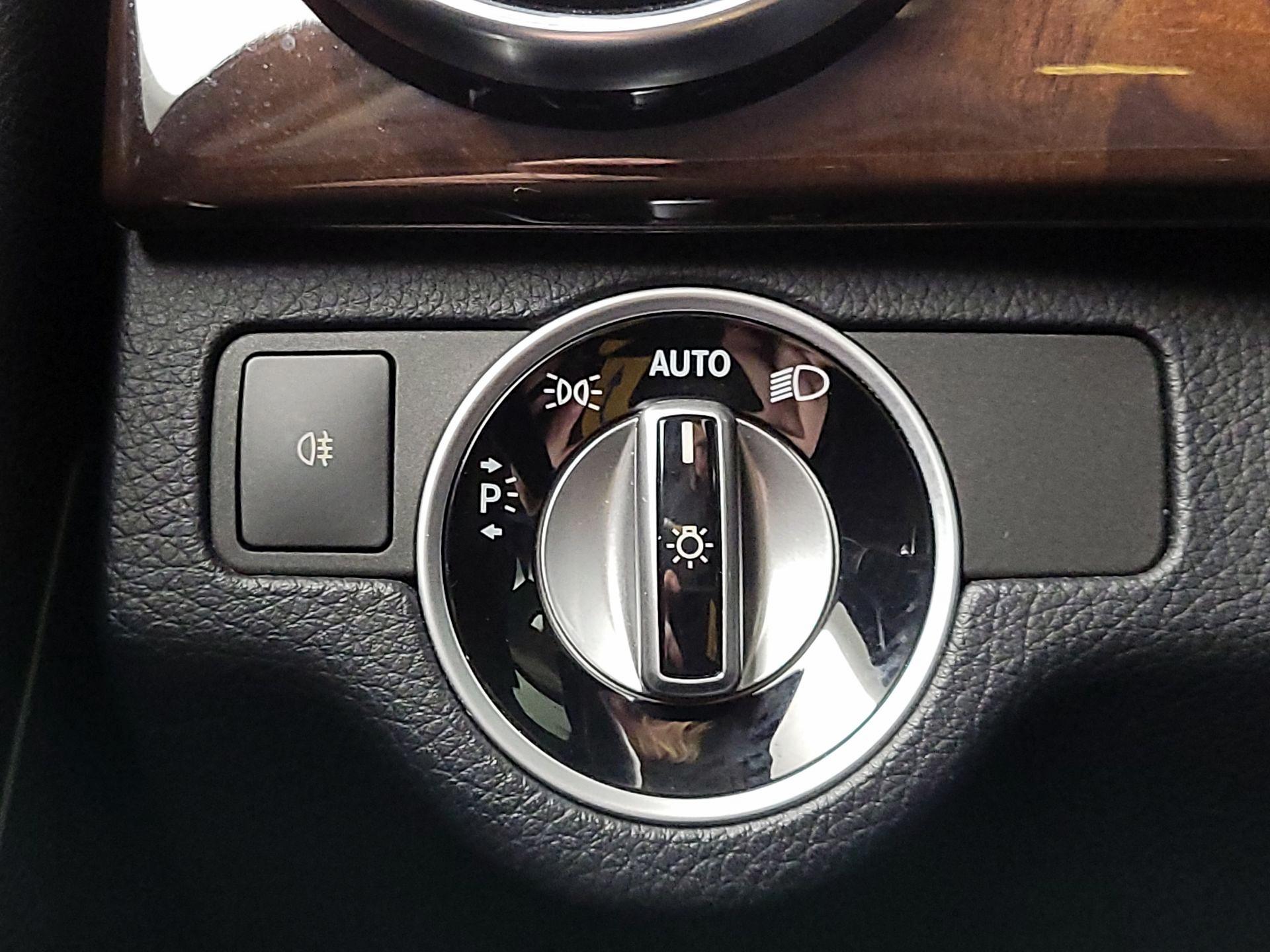 Thumbnail: 2015 Mercedes-Benz GLK - 13