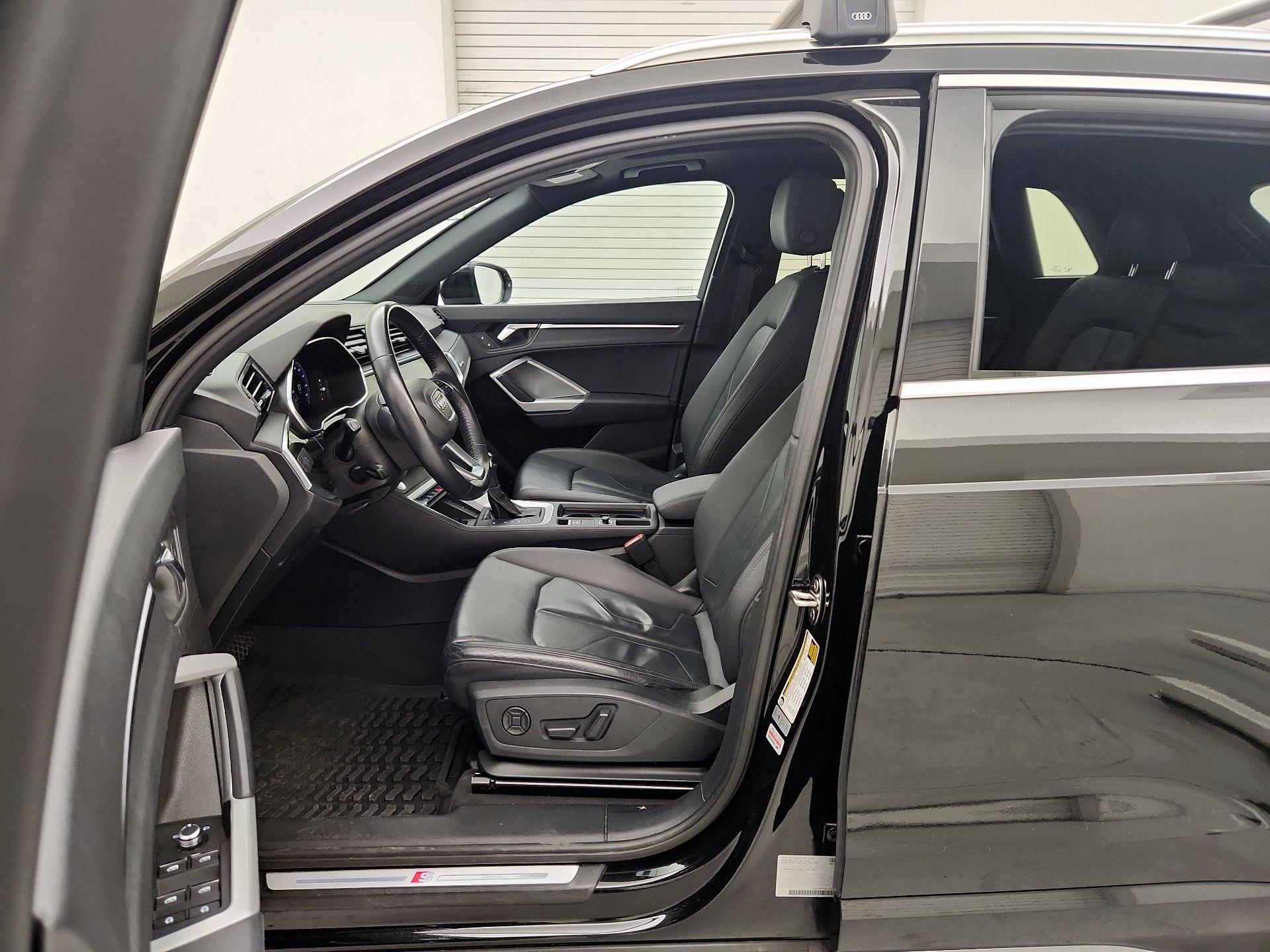 Thumbnail: 2020 Audi Q3 - 11