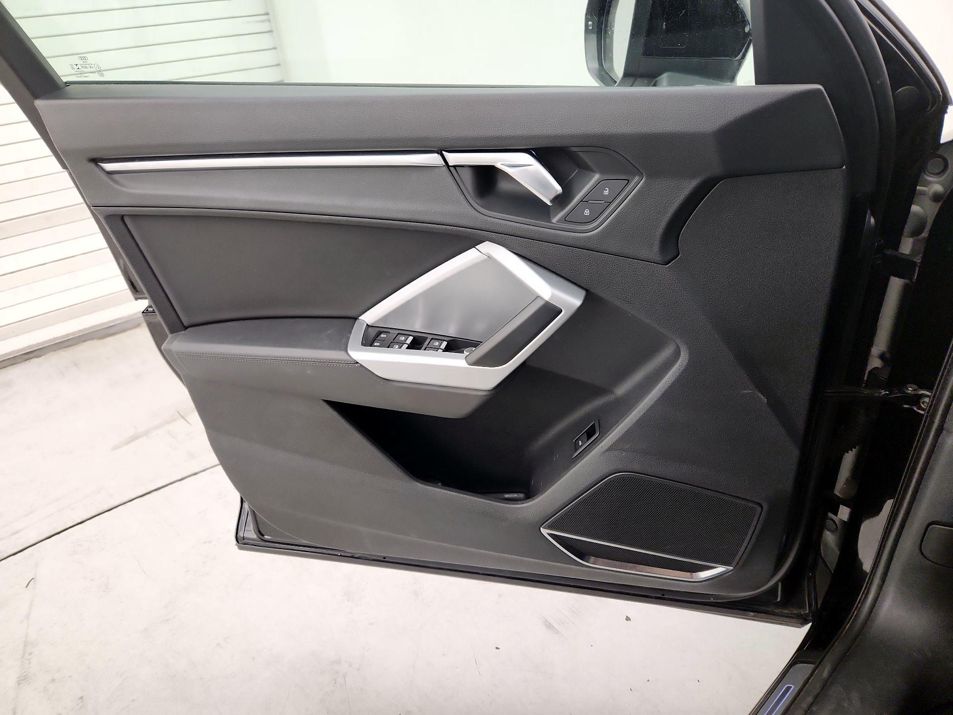 Thumbnail: 2020 Audi Q3 - 12
