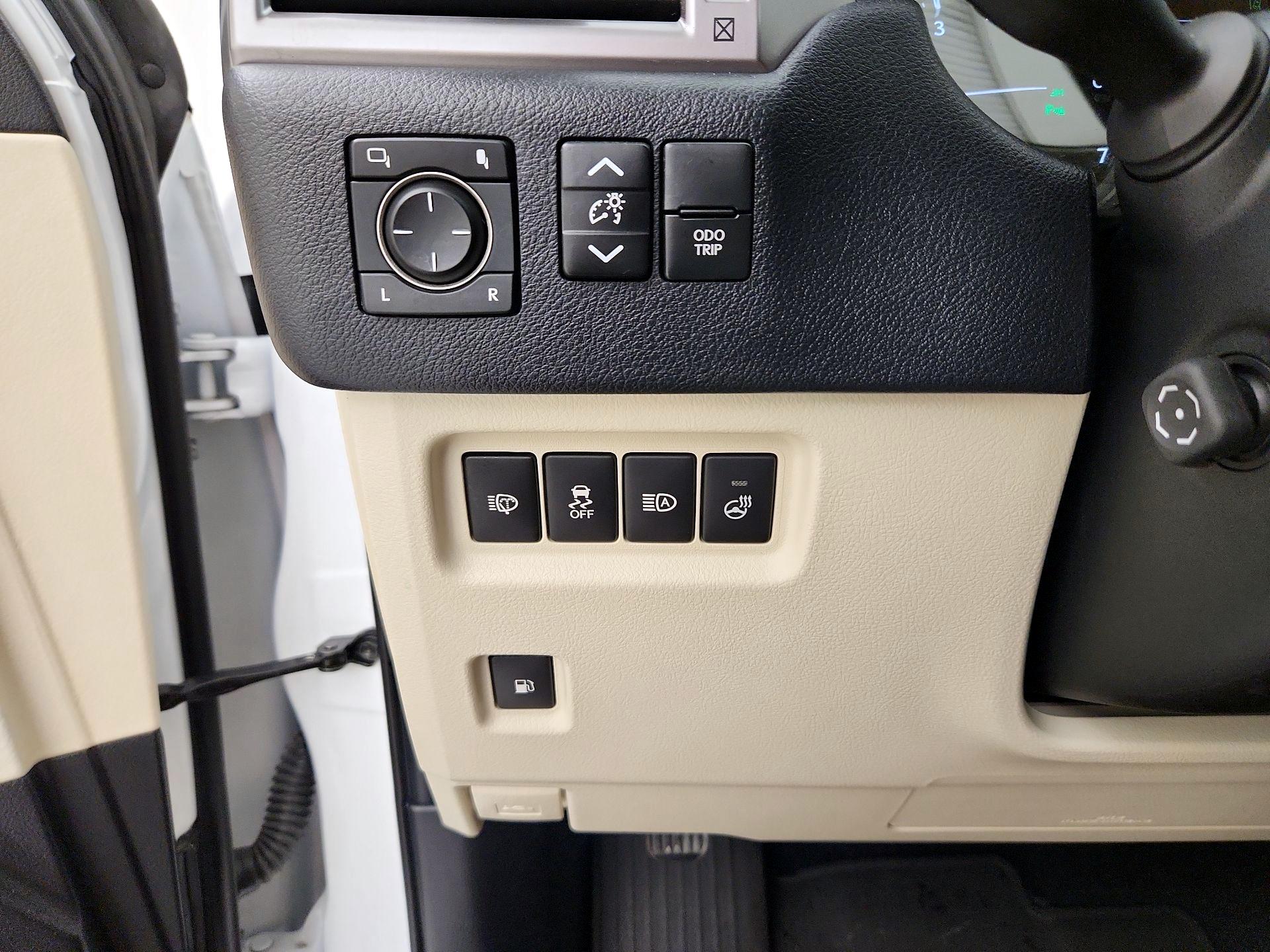 Thumbnail: 2023 Lexus GX - 13