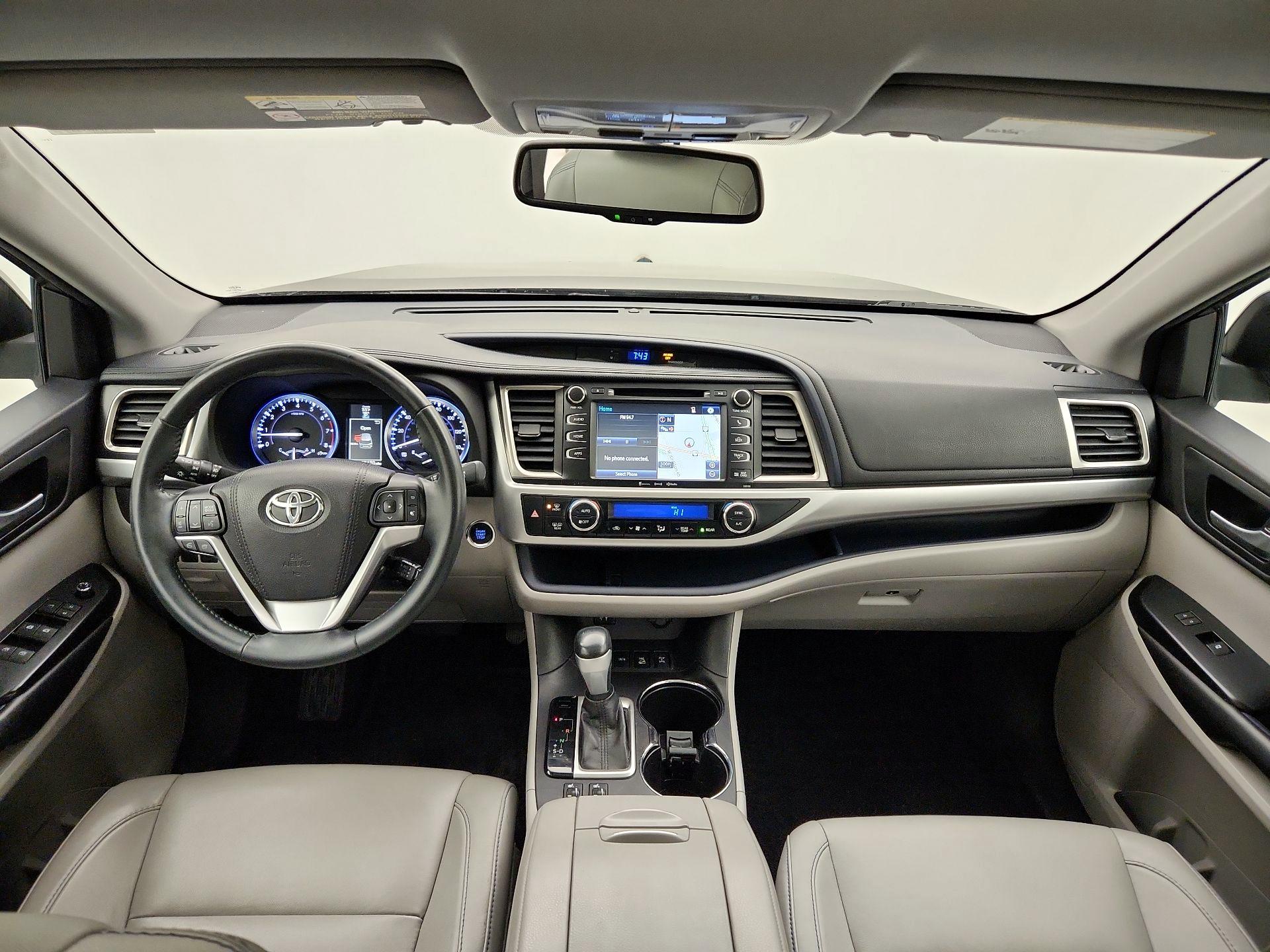 Thumbnail: 2016 Toyota Highlander - 9
