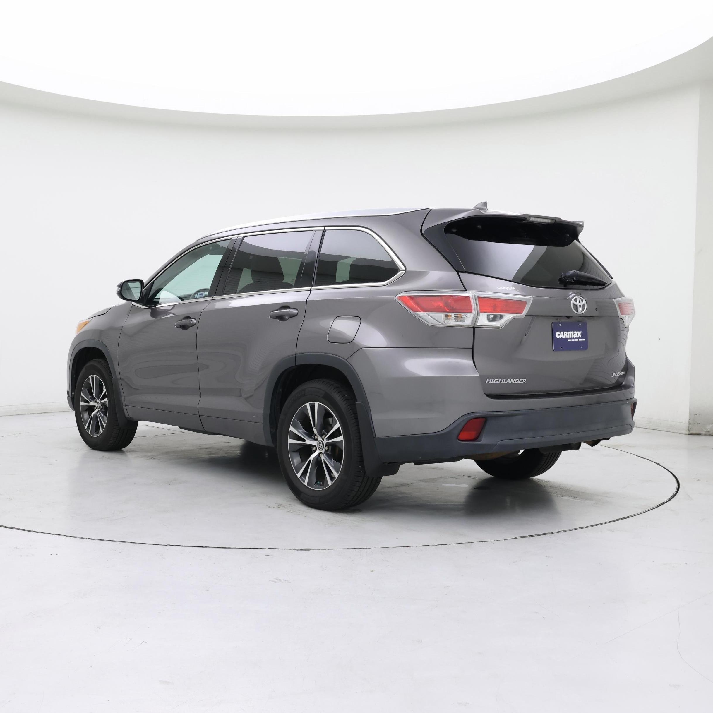 Thumbnail: 2016 Toyota Highlander - 2
