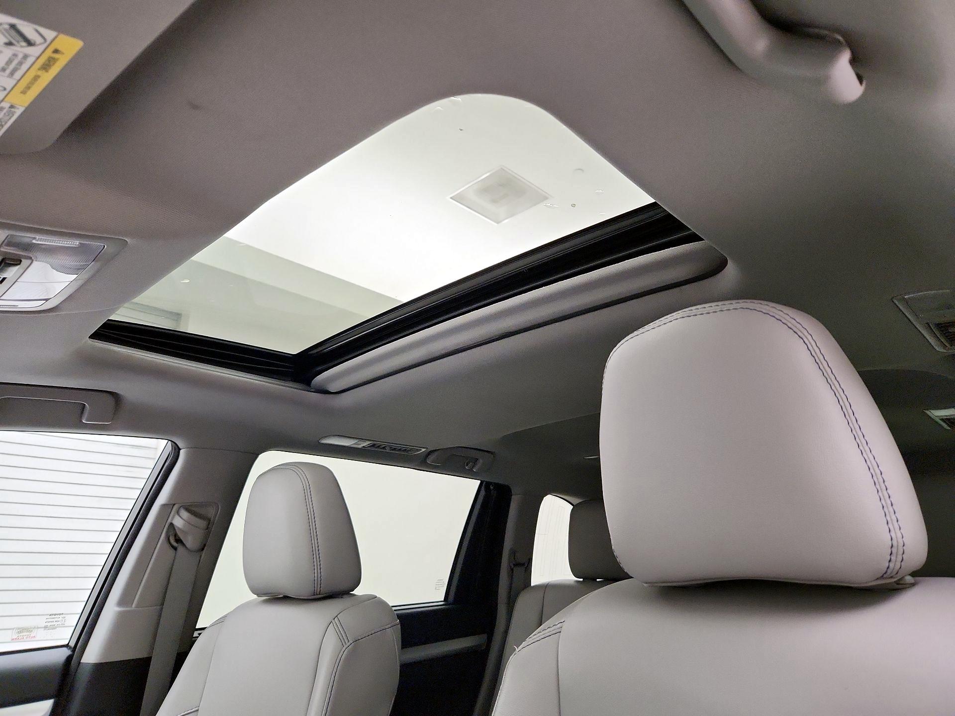 Thumbnail: 2016 Toyota Highlander - 20