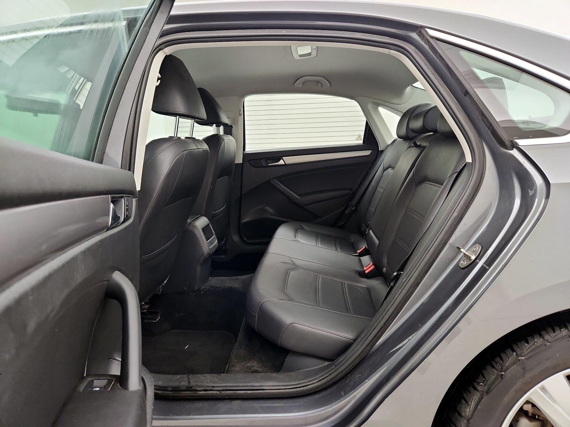 Thumbnail: 2015 Volkswagen Passat - 19