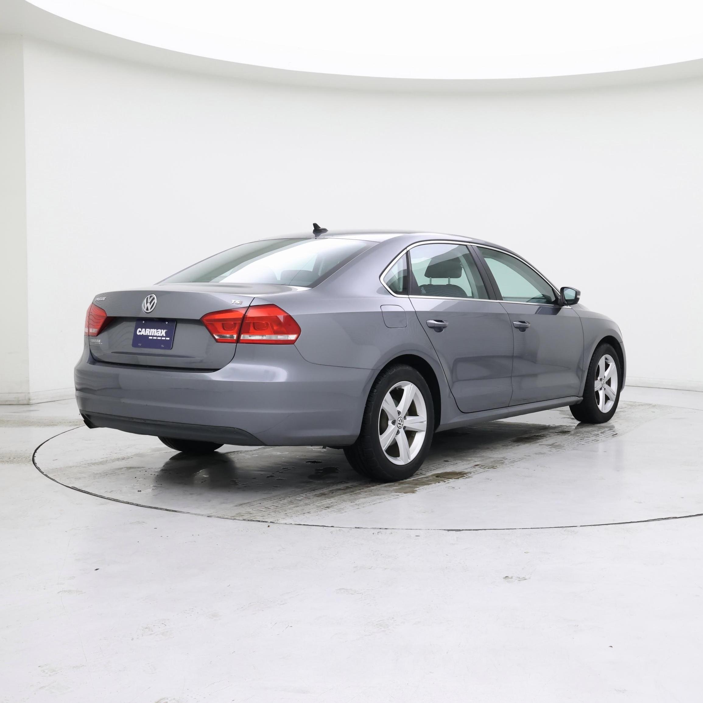 Thumbnail: 2015 Volkswagen Passat - 8