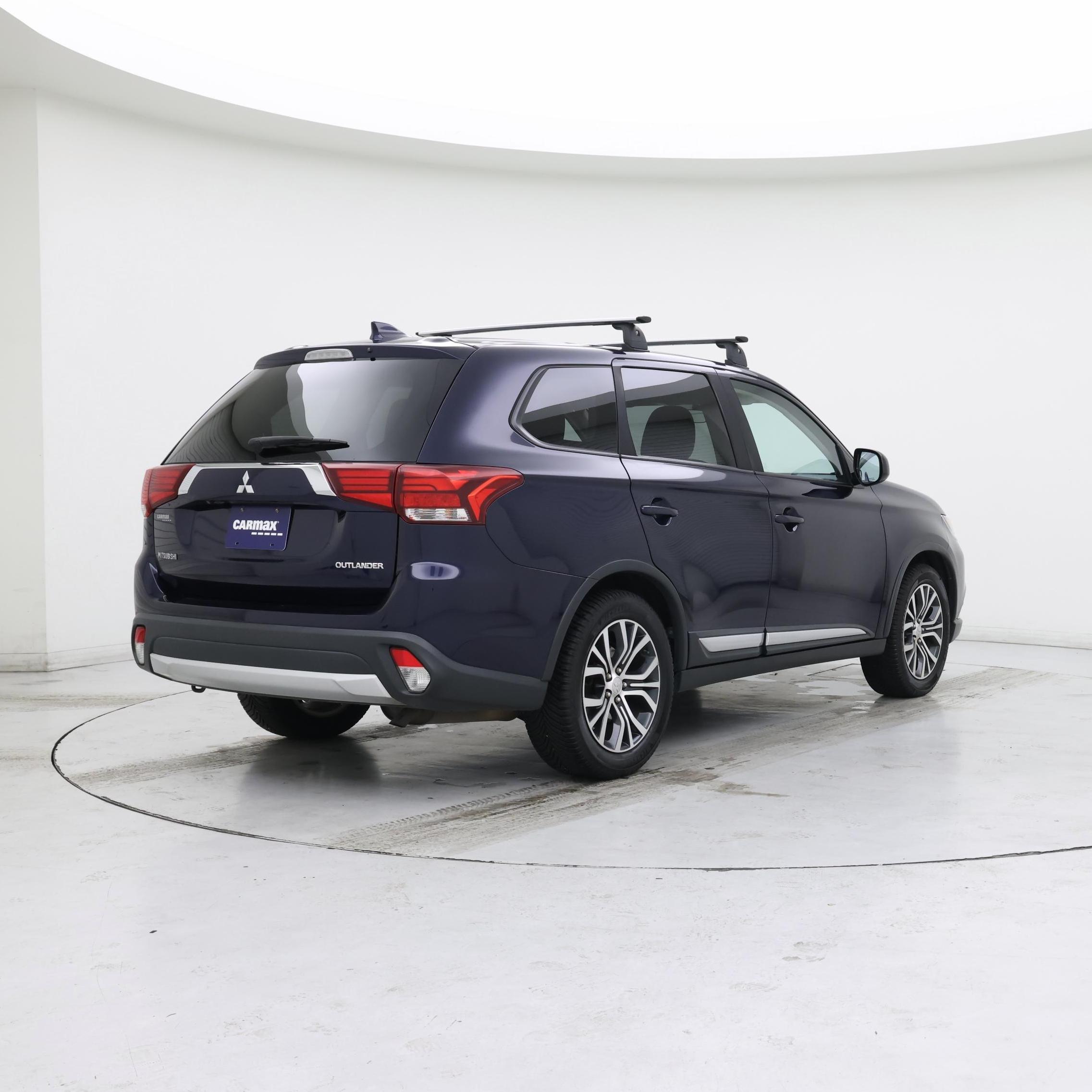 Thumbnail: 2017 Mitsubishi Outlander - 8