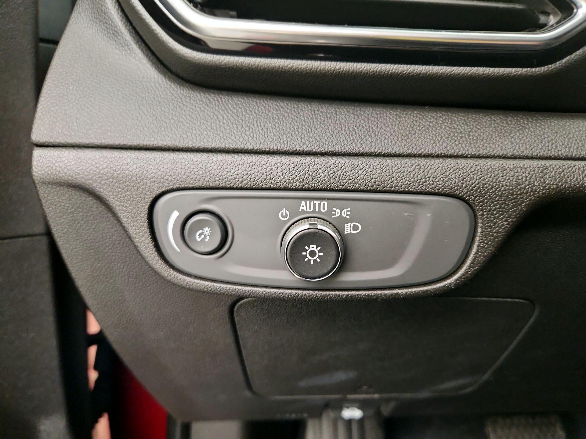 Thumbnail: 2022 Chevrolet Bolt EUV - 13