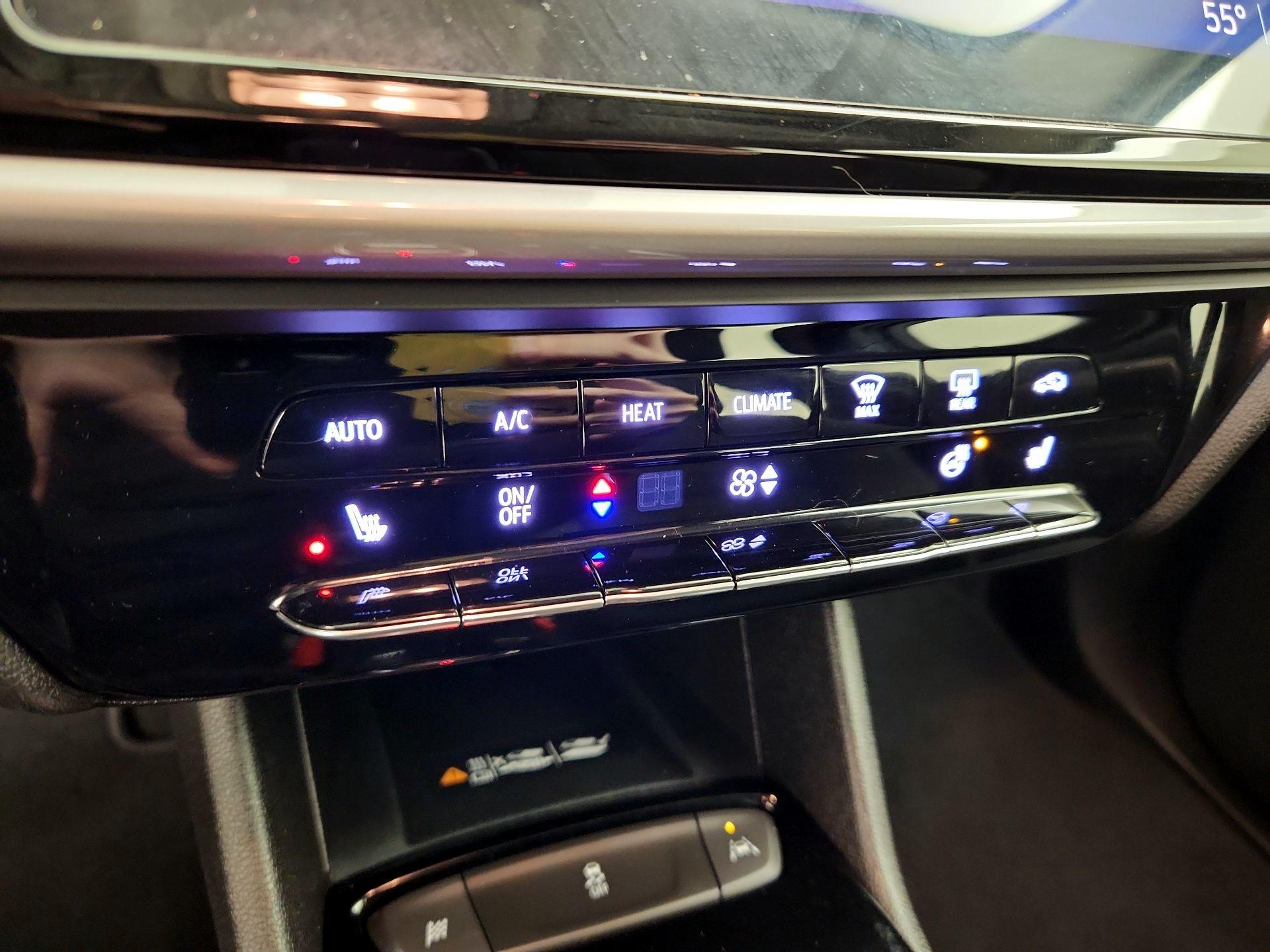 Thumbnail: 2022 Chevrolet Bolt EUV - 16