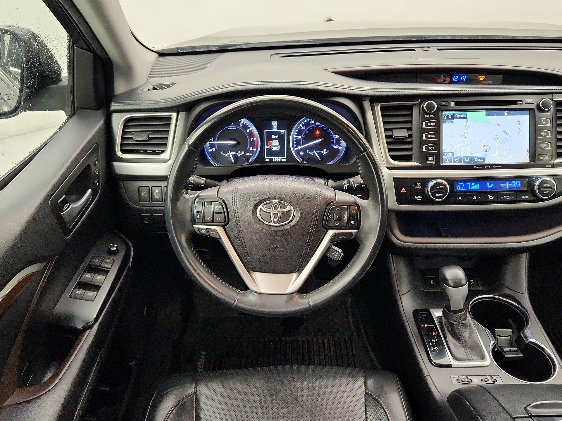 Thumbnail: 2016 Toyota Highlander - 10