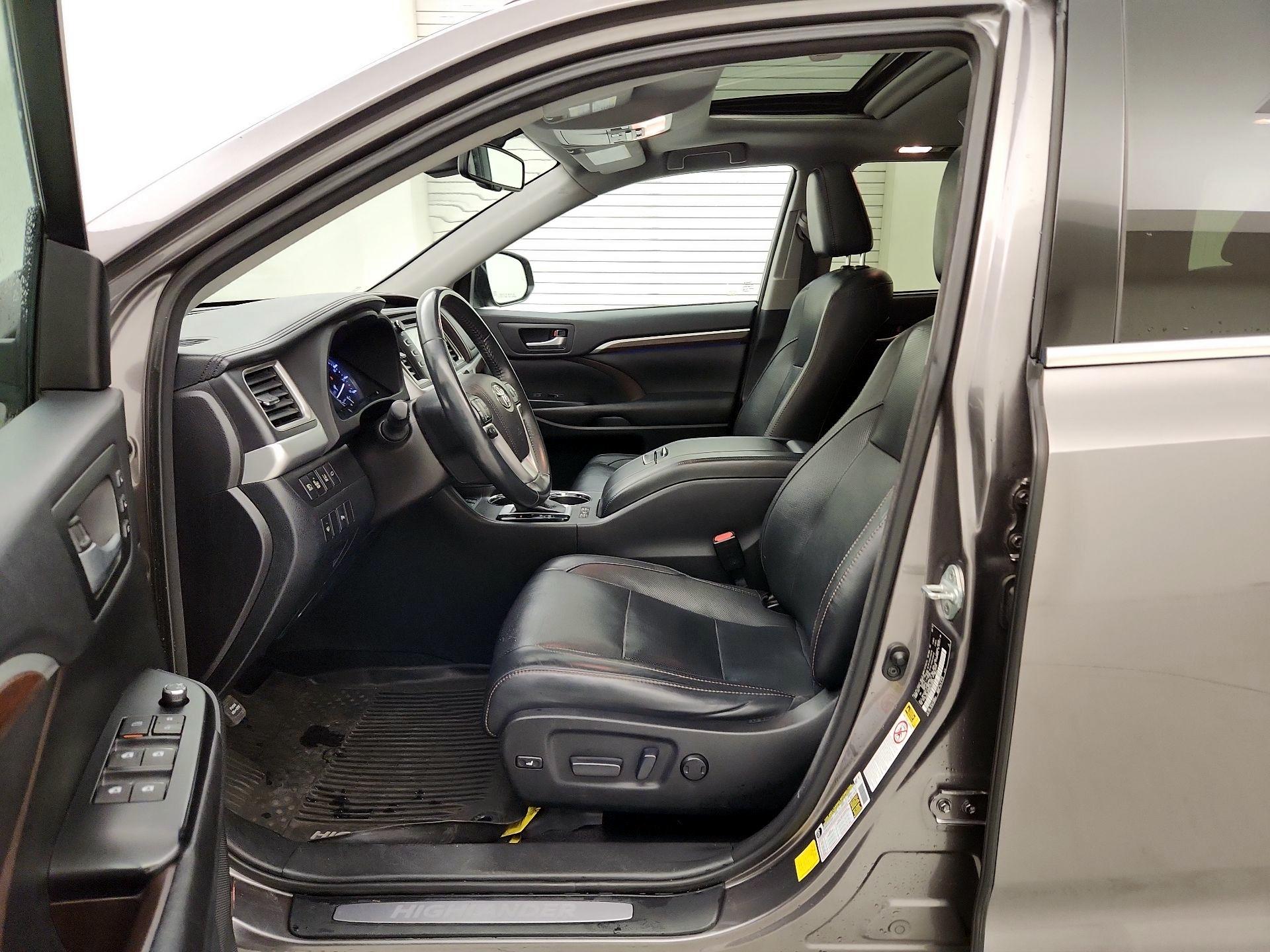 Thumbnail: 2016 Toyota Highlander - 11
