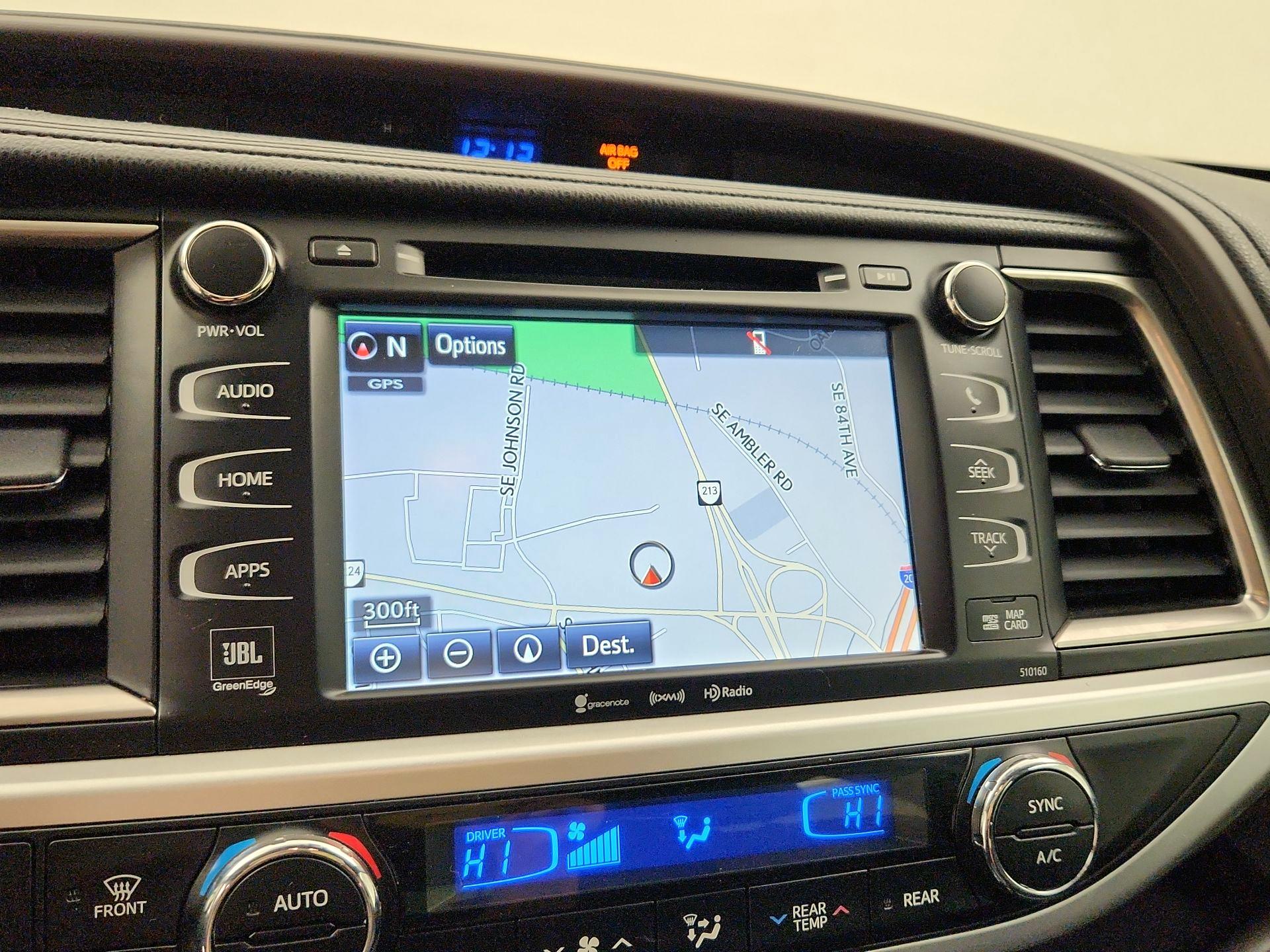 Thumbnail: 2016 Toyota Highlander - 14