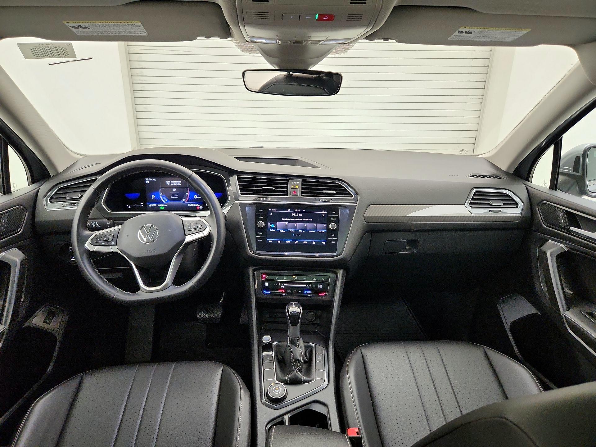 Thumbnail: 2022 Volkswagen Tiguan - 9