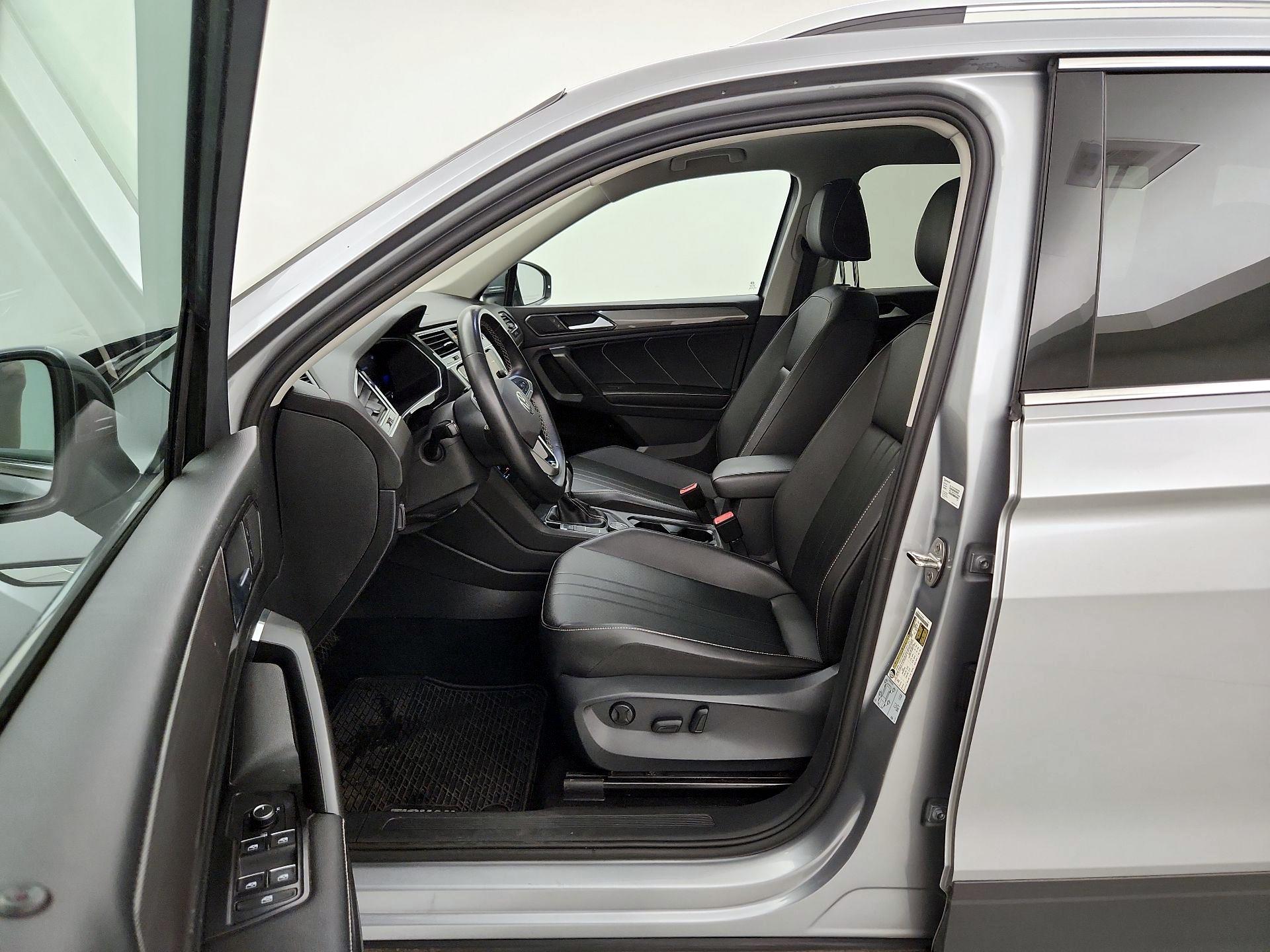 Thumbnail: 2022 Volkswagen Tiguan - 11