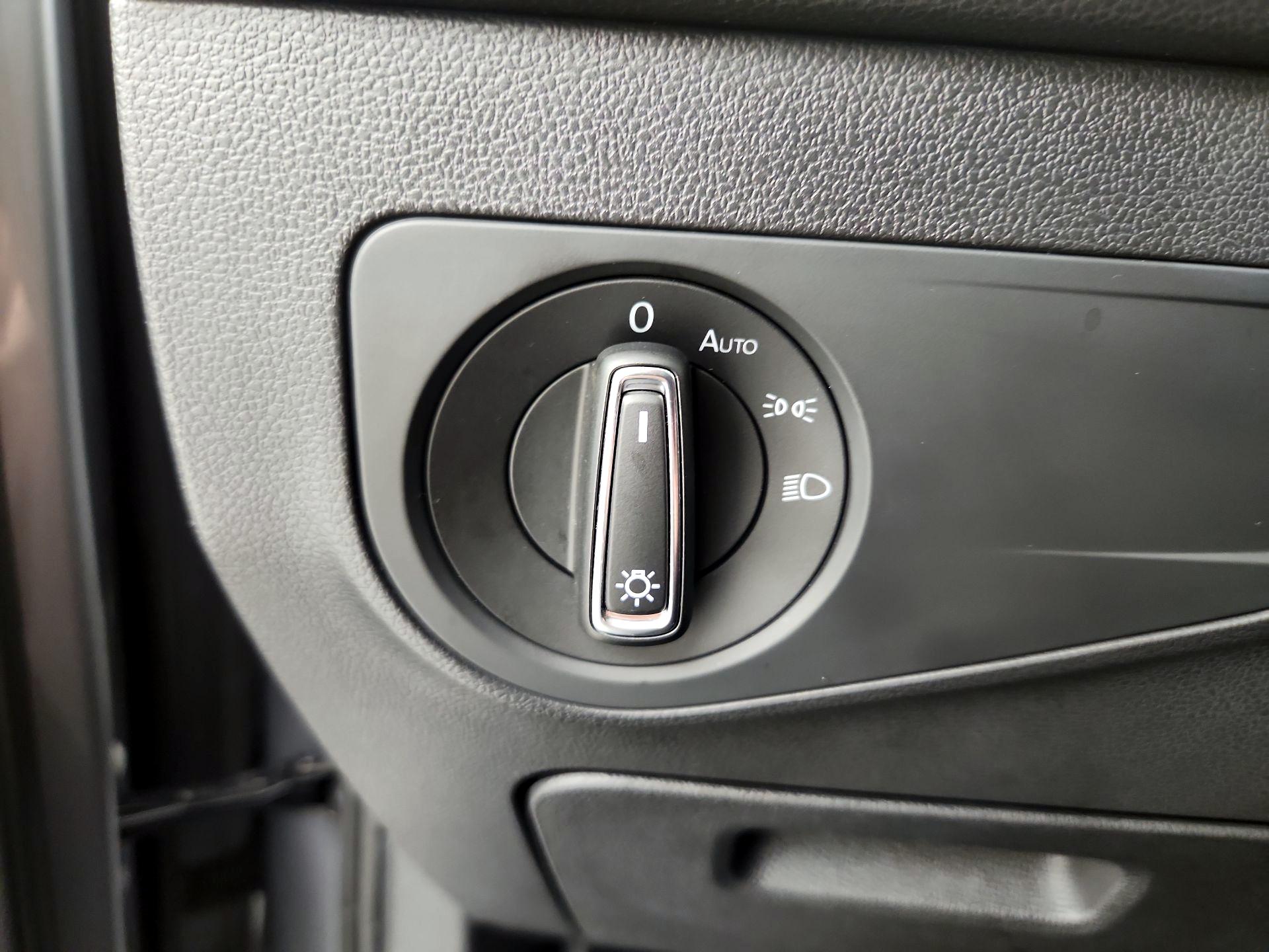 Thumbnail: 2022 Volkswagen Tiguan - 13