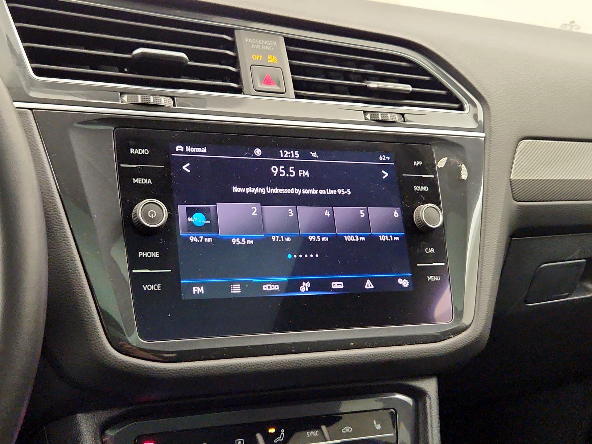 Thumbnail: 2022 Volkswagen Tiguan - 15