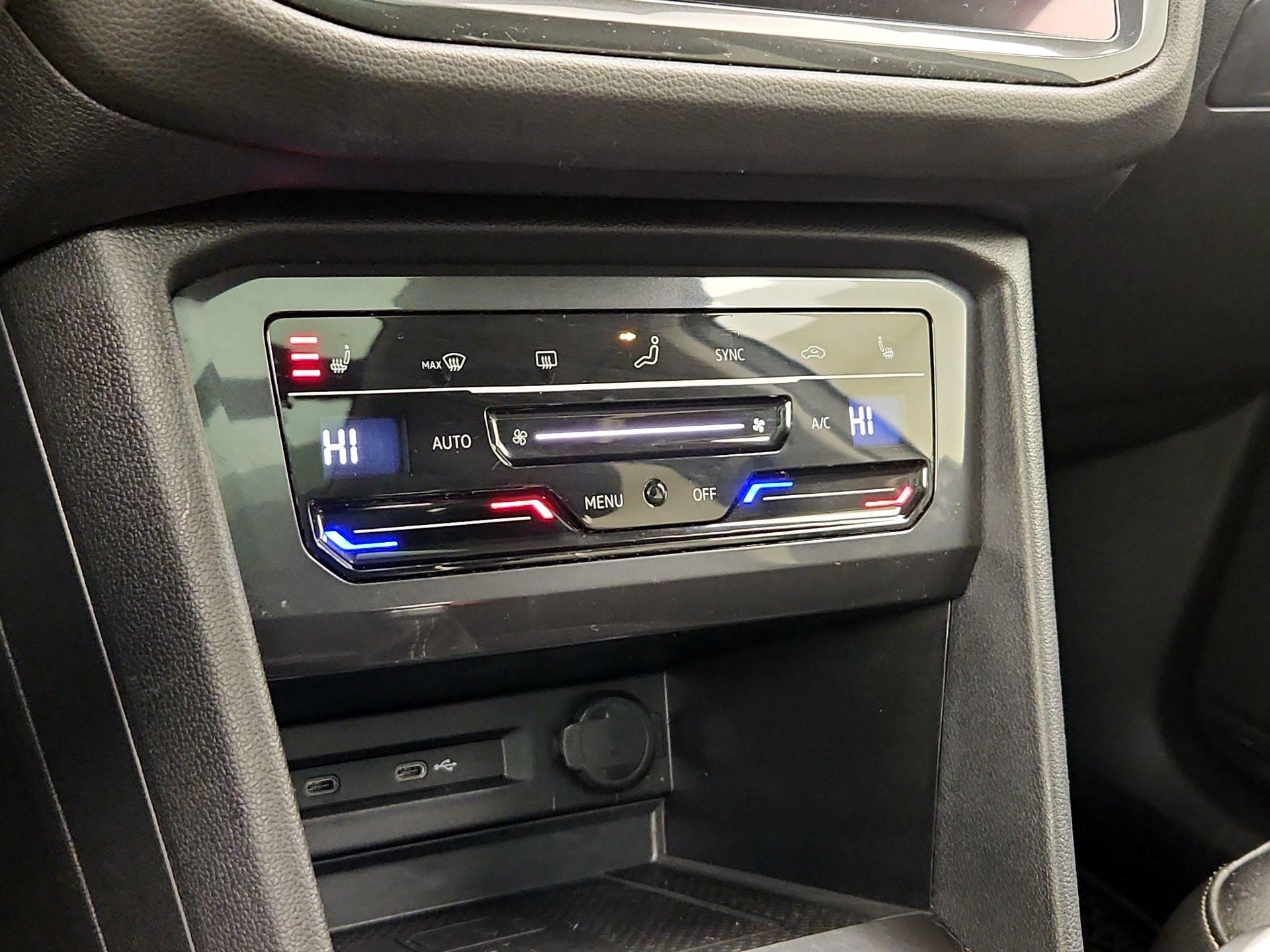 Thumbnail: 2022 Volkswagen Tiguan - 16