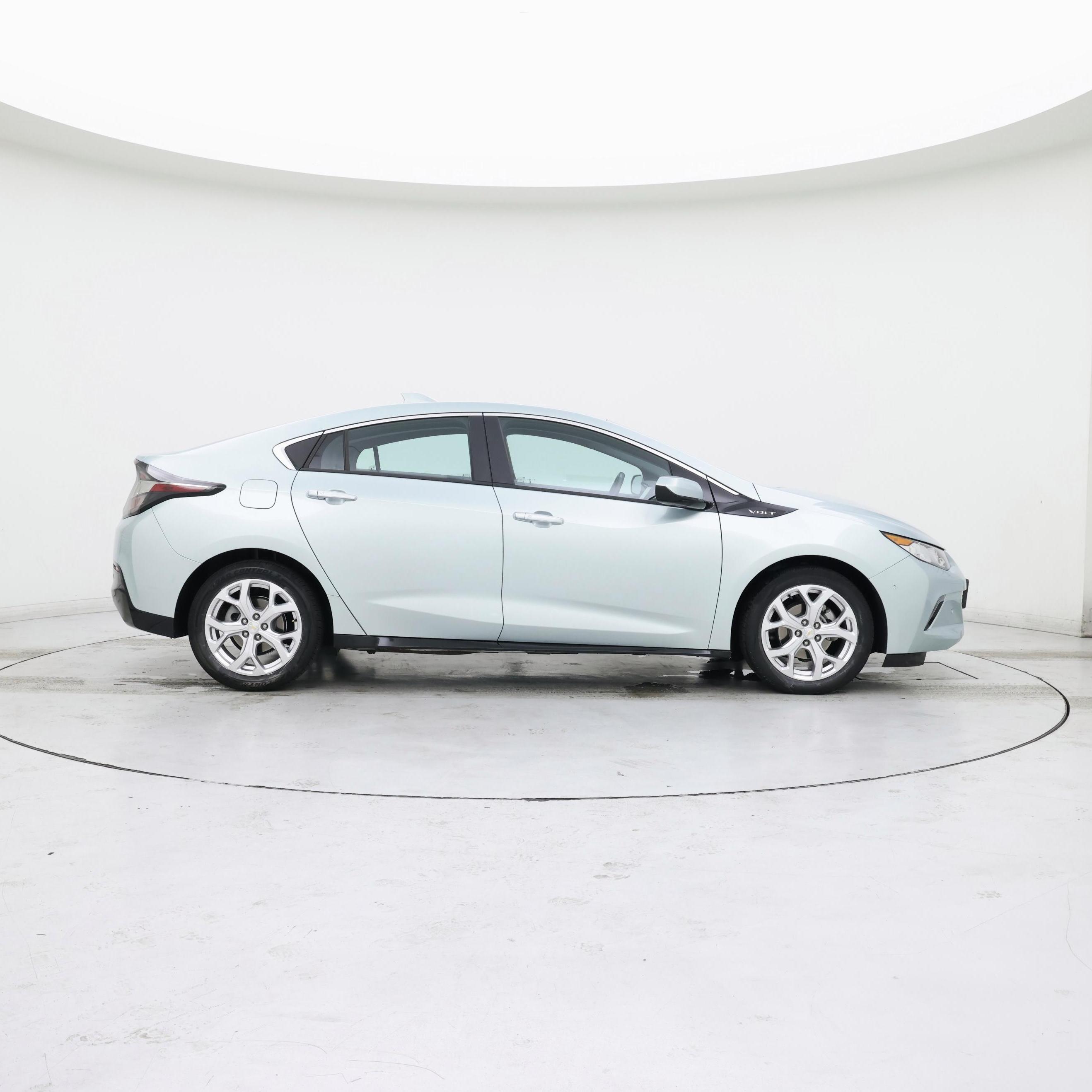 Thumbnail: 2018 Chevrolet Volt - 7