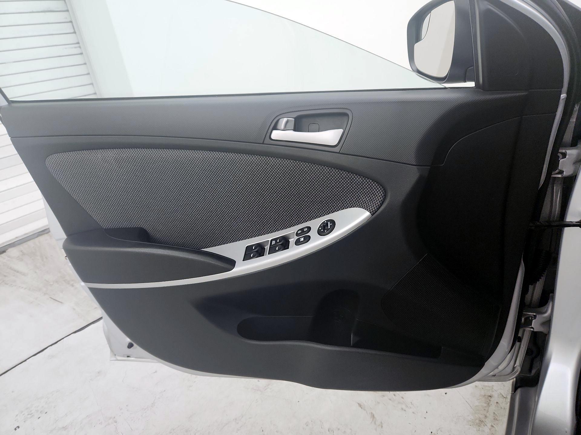 Thumbnail: 2014 Hyundai Accent - 12
