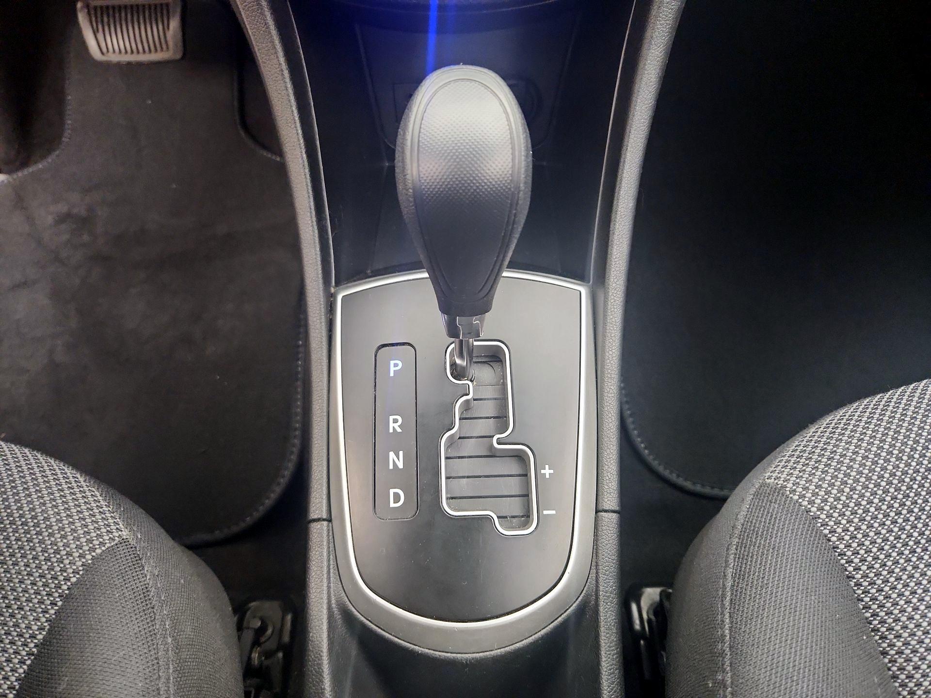 Thumbnail: 2014 Hyundai Accent - 16