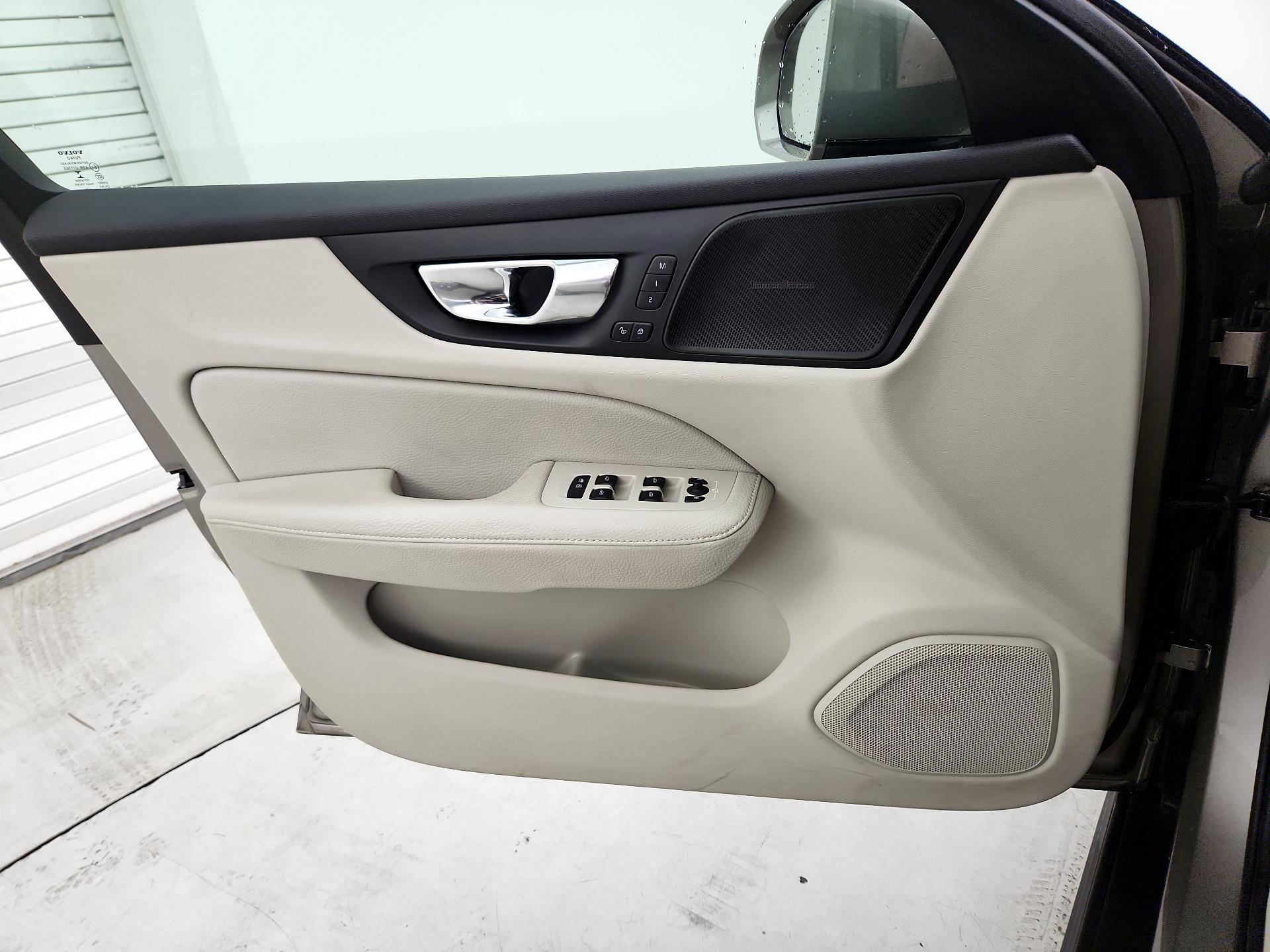 Thumbnail: 2020 Volvo S60 - 12