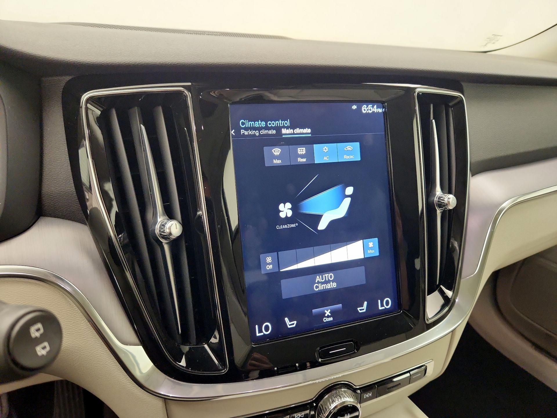 Thumbnail: 2020 Volvo S60 - 17
