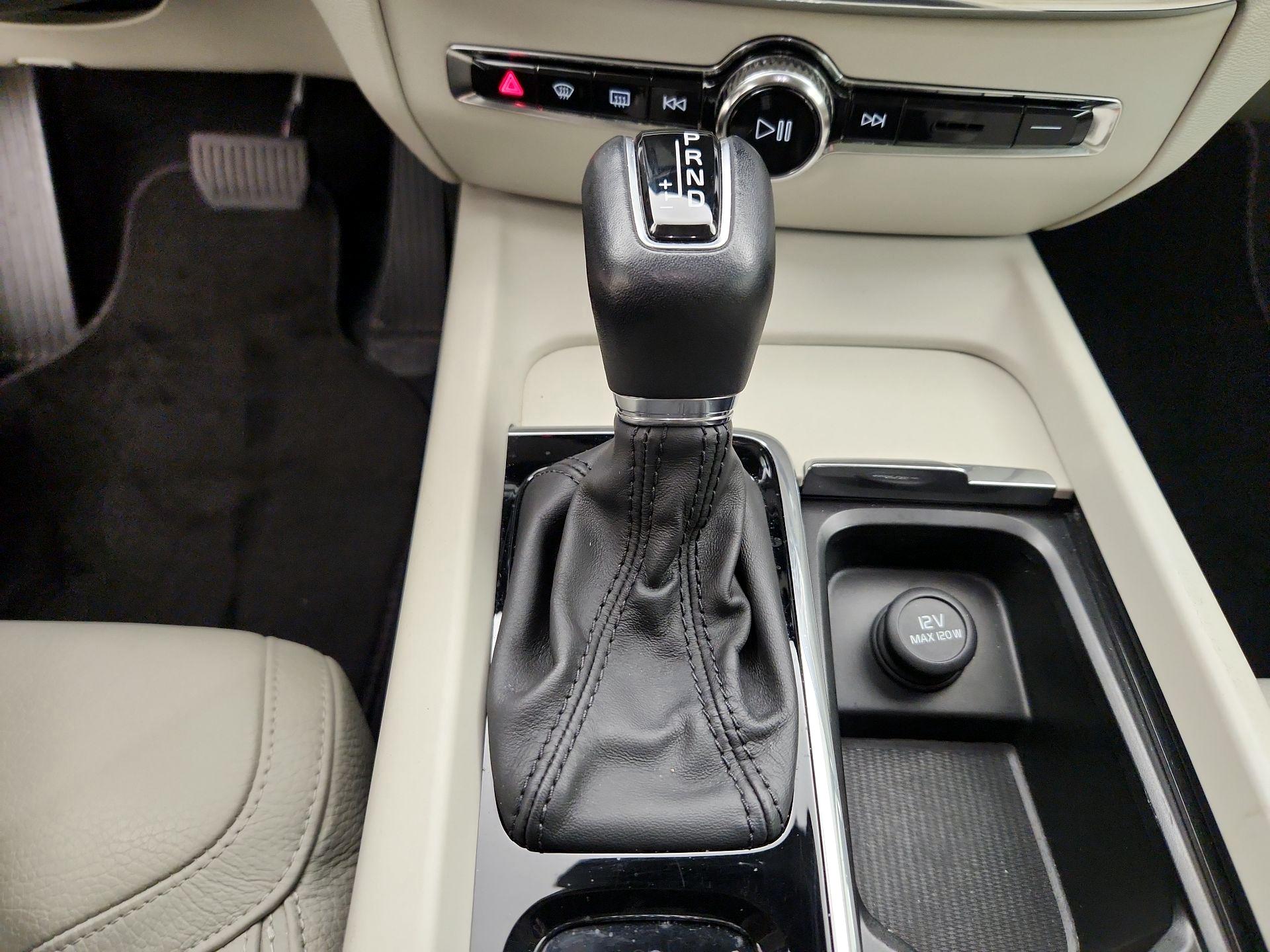 Thumbnail: 2020 Volvo S60 - 18