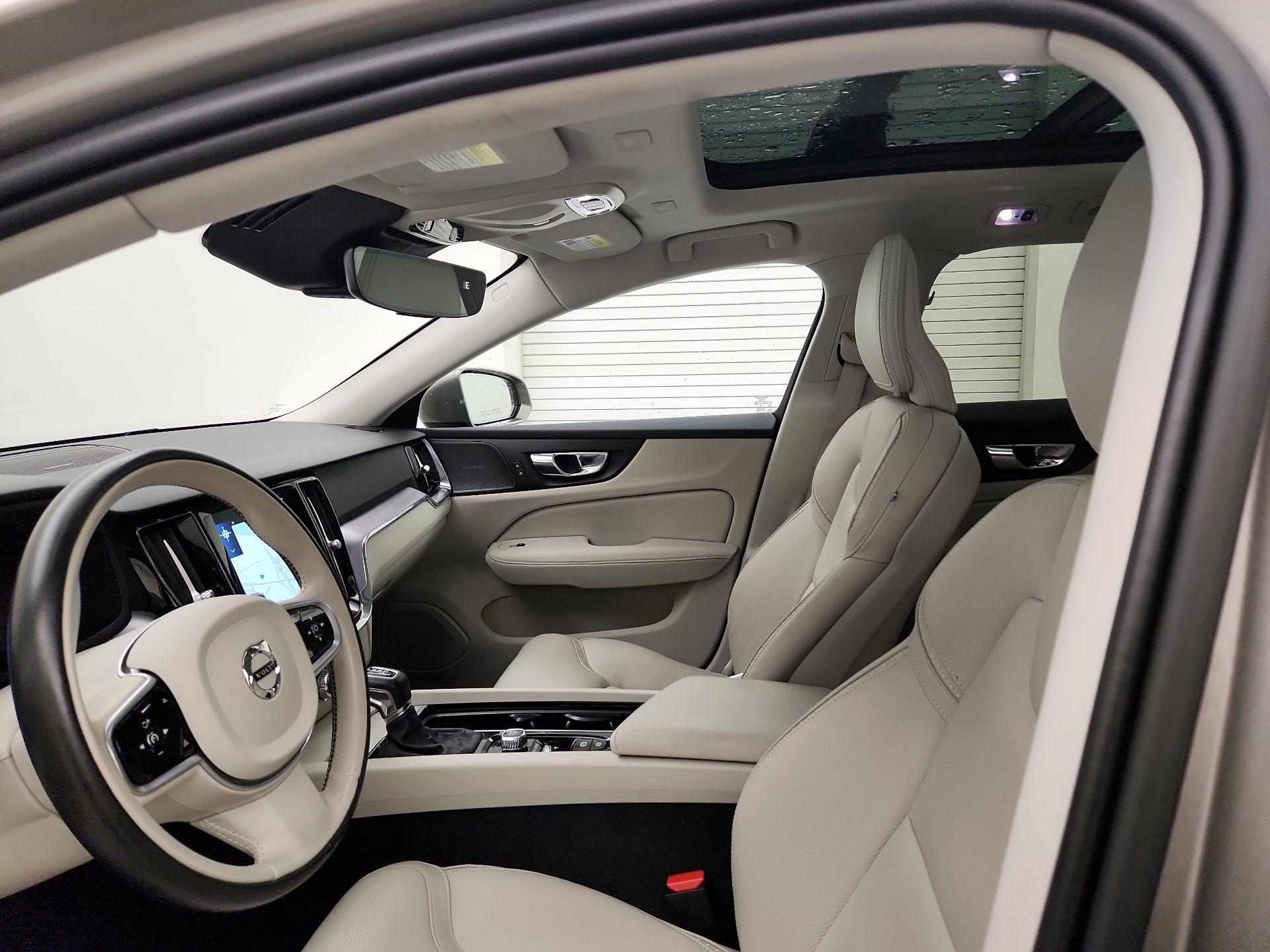 Thumbnail: 2020 Volvo S60 - 20
