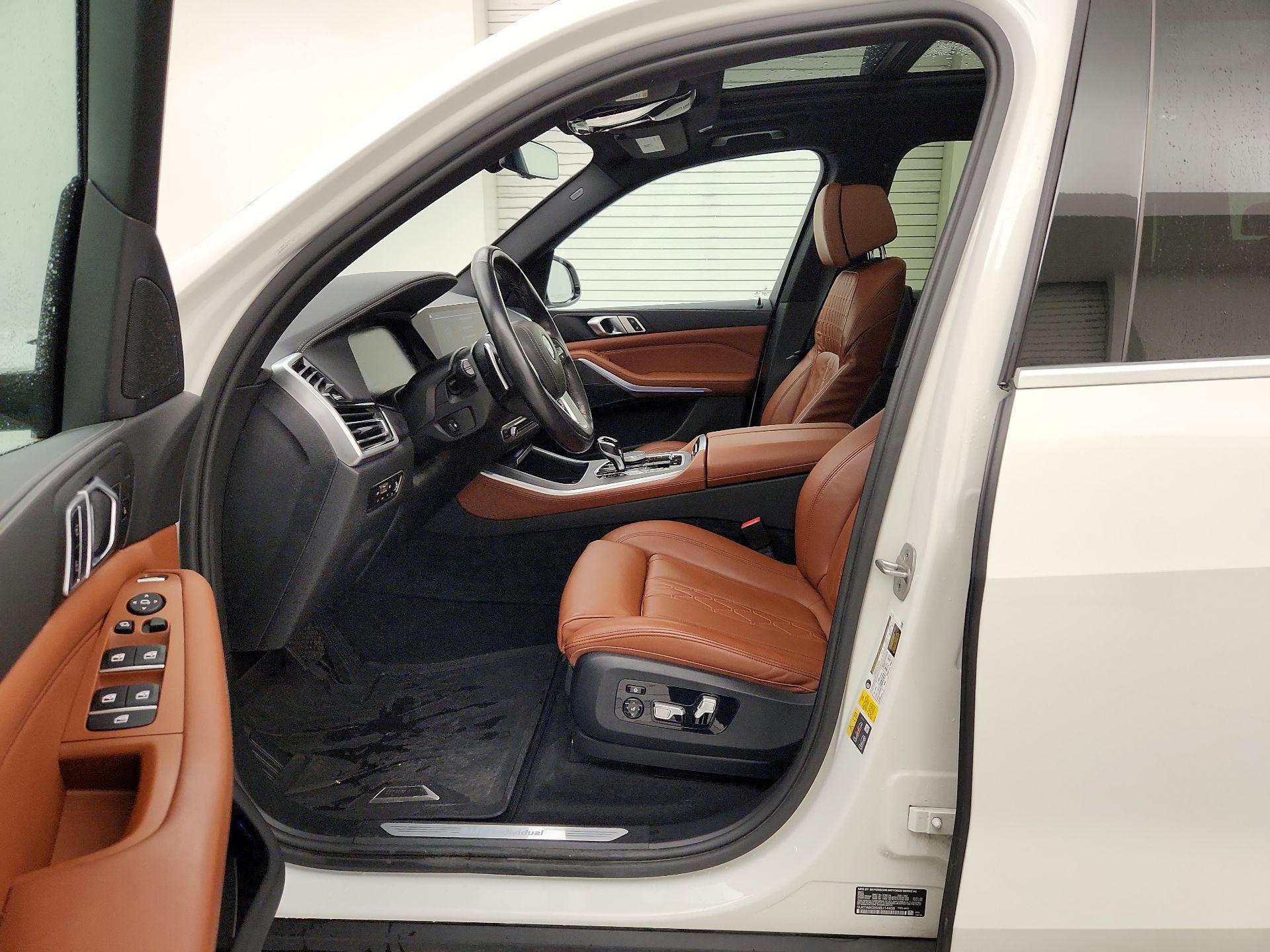 Thumbnail: 2022 BMW X5 - 11