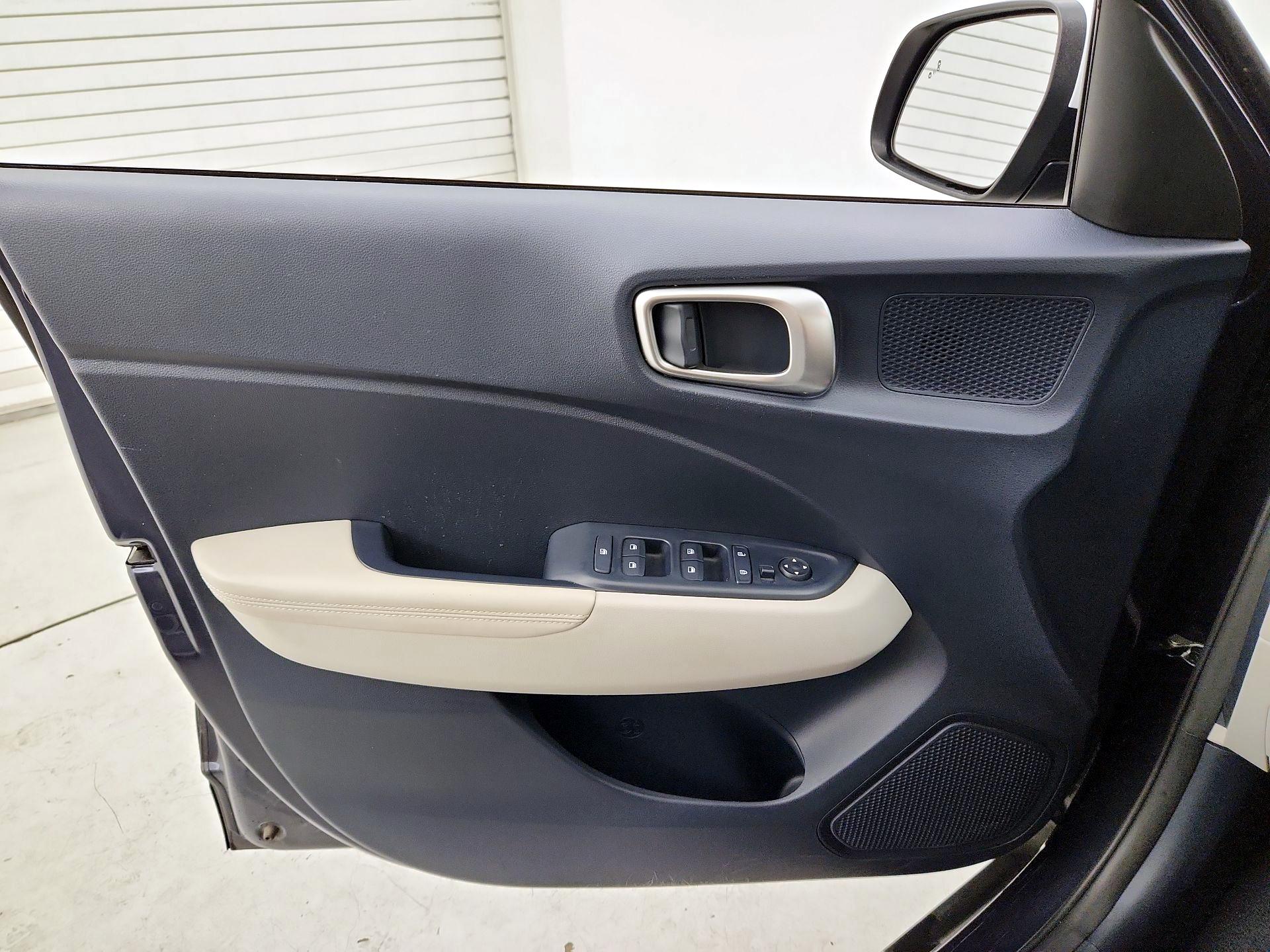 Thumbnail: 2022 Hyundai Venue - 12