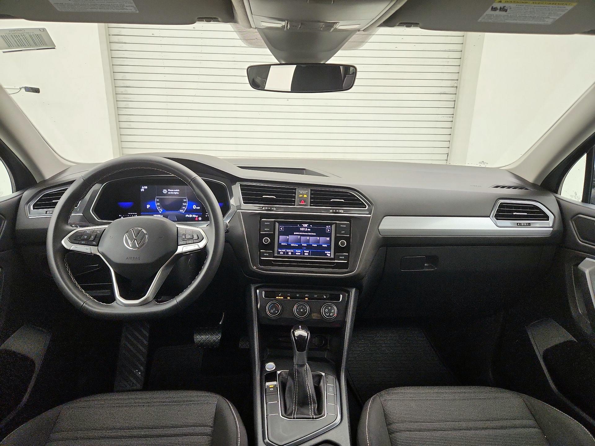 Thumbnail: 2023 Volkswagen Tiguan - 9