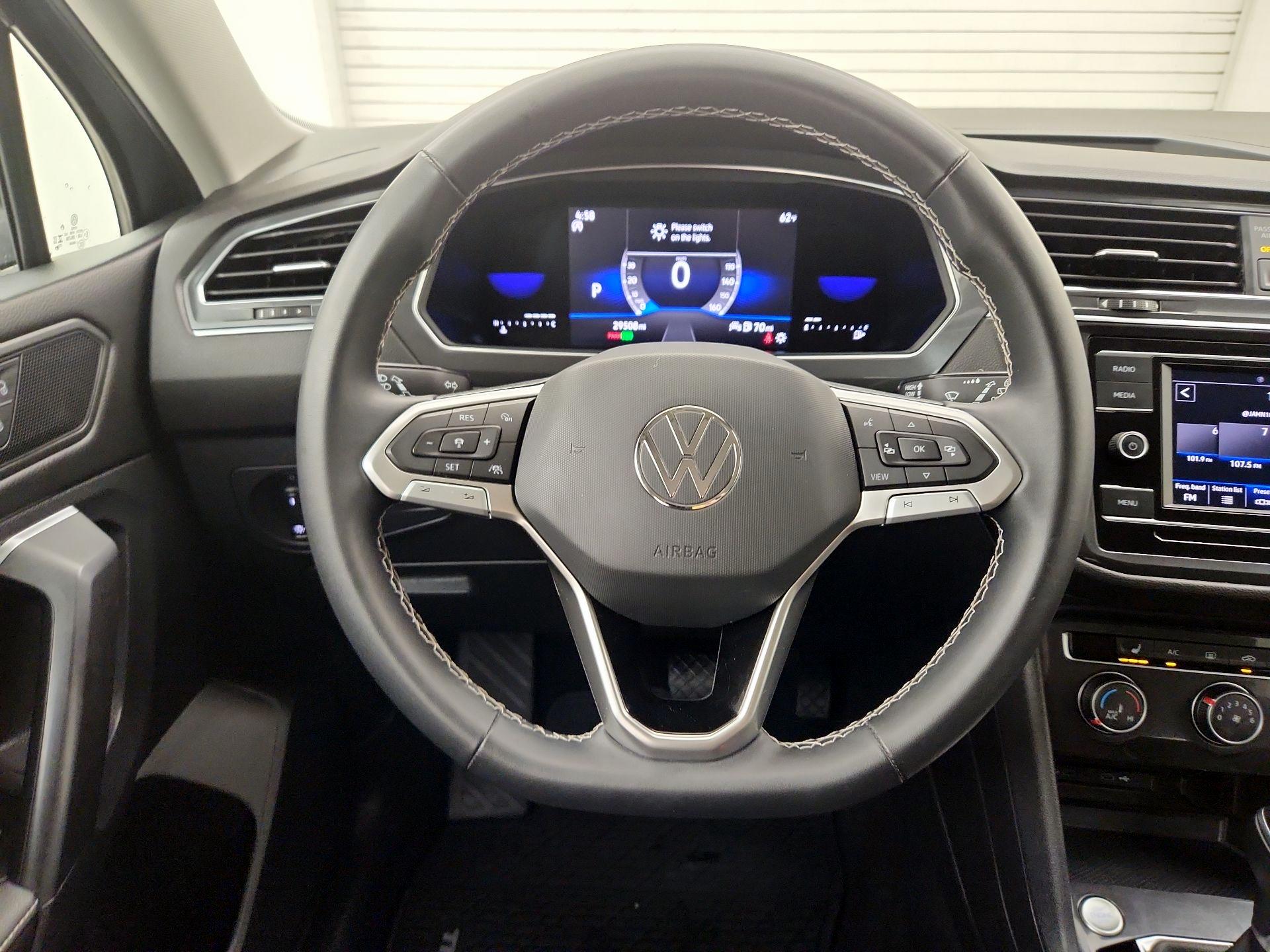 Thumbnail: 2023 Volkswagen Tiguan - 10