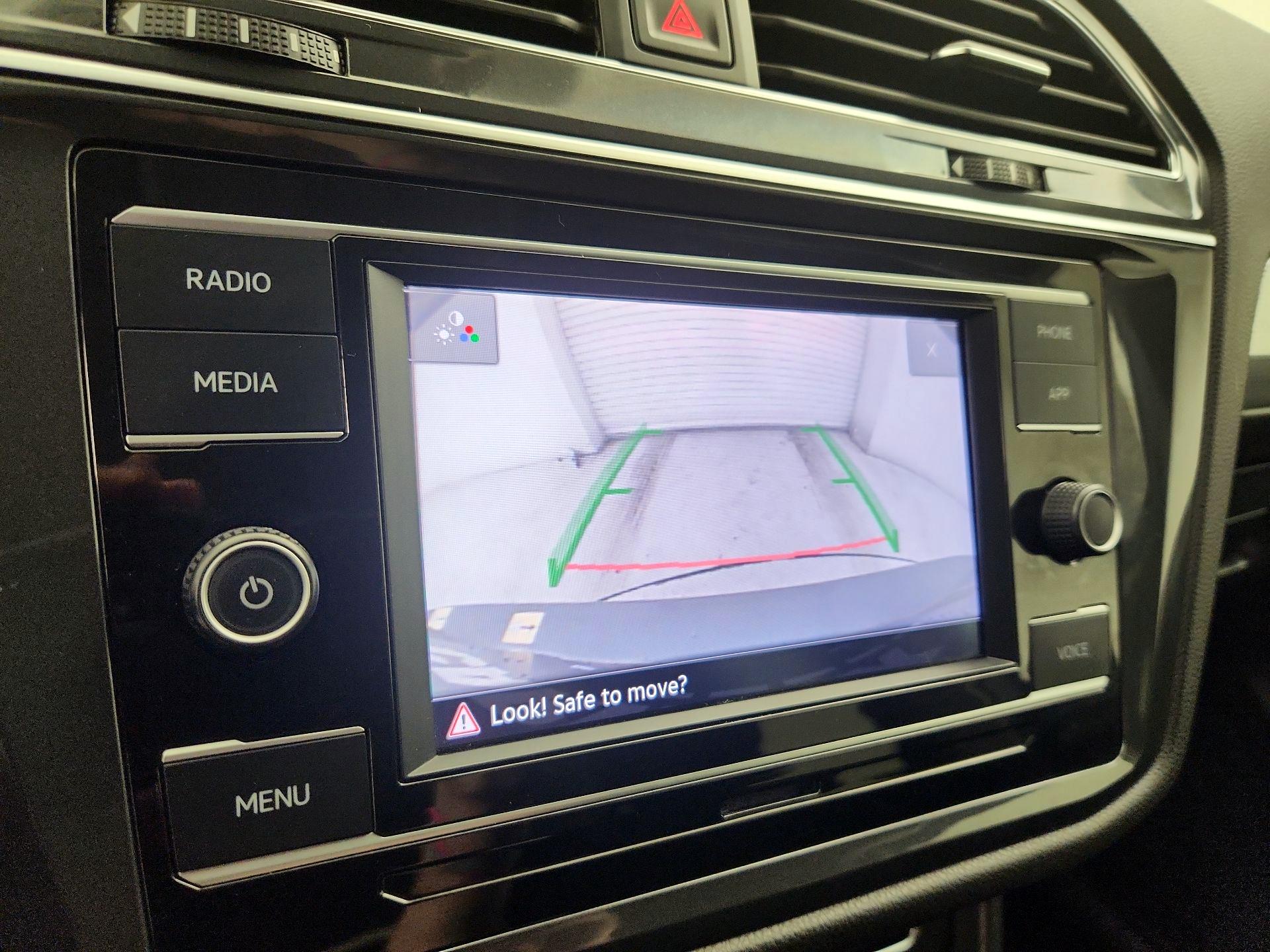 Thumbnail: 2023 Volkswagen Tiguan - 14