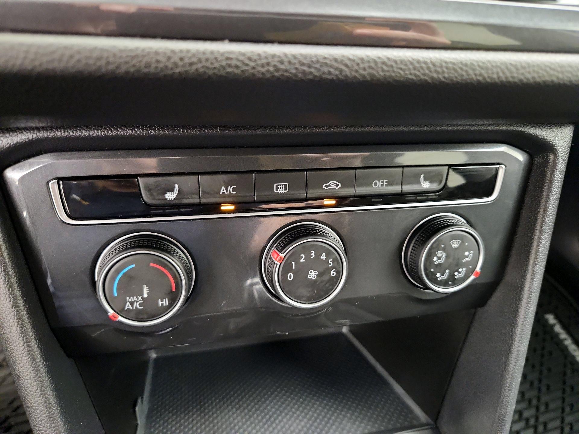 Thumbnail: 2023 Volkswagen Tiguan - 16